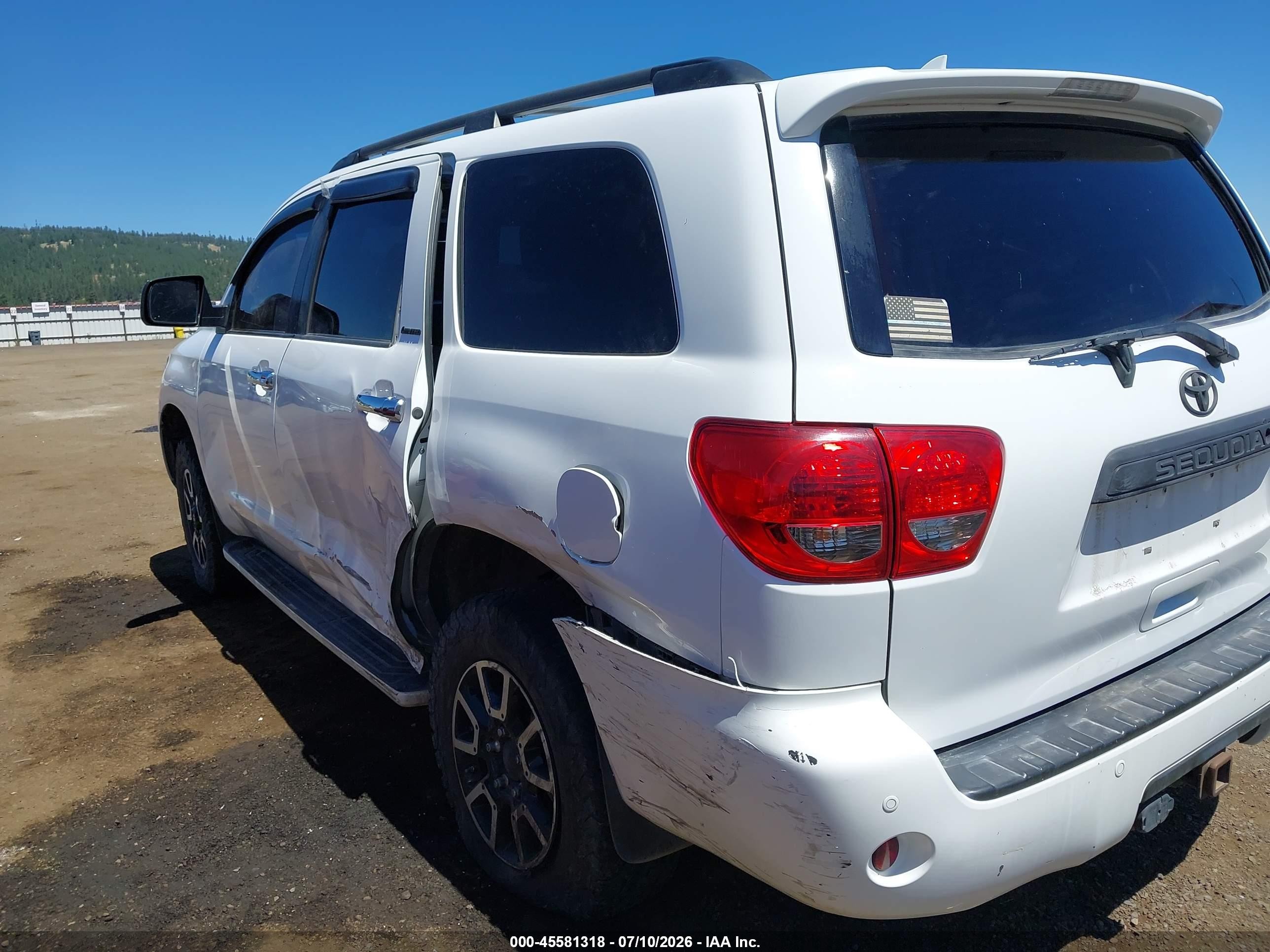 2012 Toyota Sequoia Limited 5.7l V8 Белый vin: 5TDJY5G17CS066281