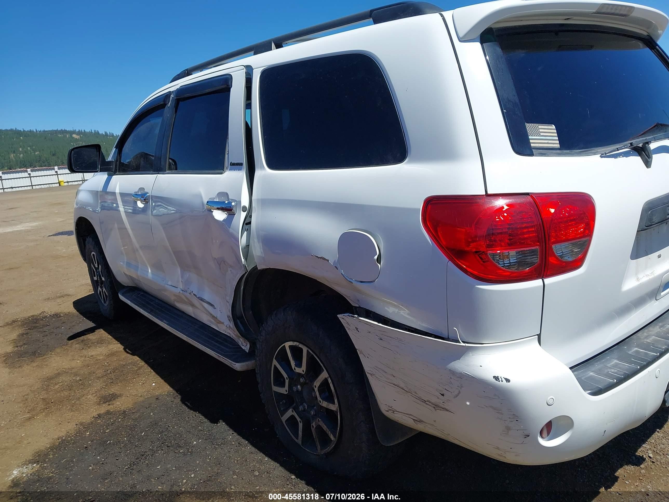 2012 Toyota Sequoia Limited 5.7l V8 Белый vin: 5TDJY5G17CS066281