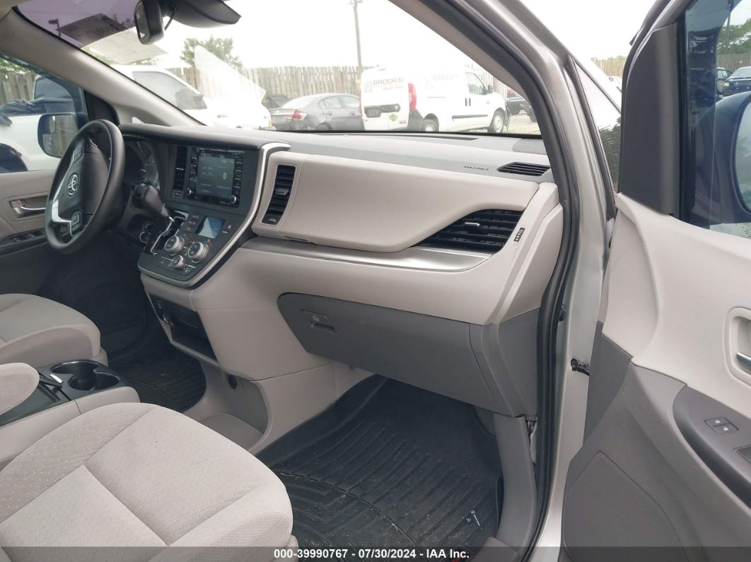 2020 Toyota Sienna Le Silver vin: 5TDJZ3DC1LS251112