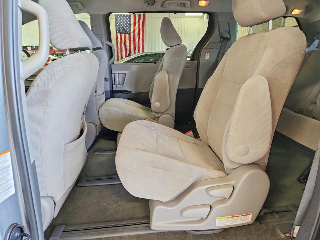 2017 Toyota Sienna Le Черный vin: 5TDJZ3DC6HS149067