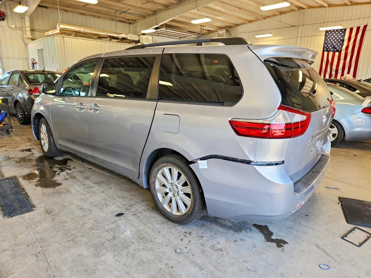 2017 Toyota Sienna Le Черный vin: 5TDJZ3DC6HS149067