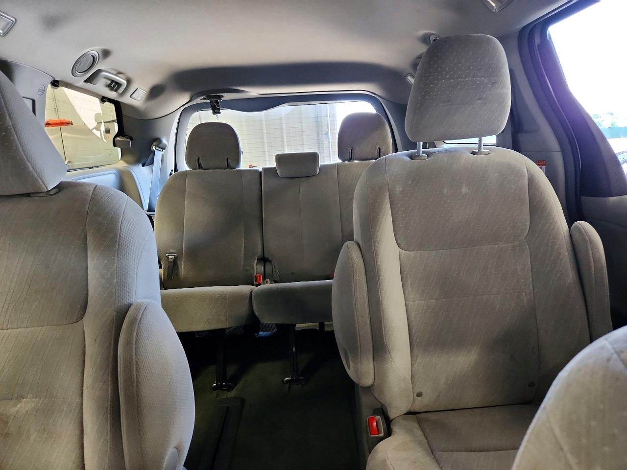 2017 Toyota Sienna Le Черный vin: 5TDJZ3DC6HS149067