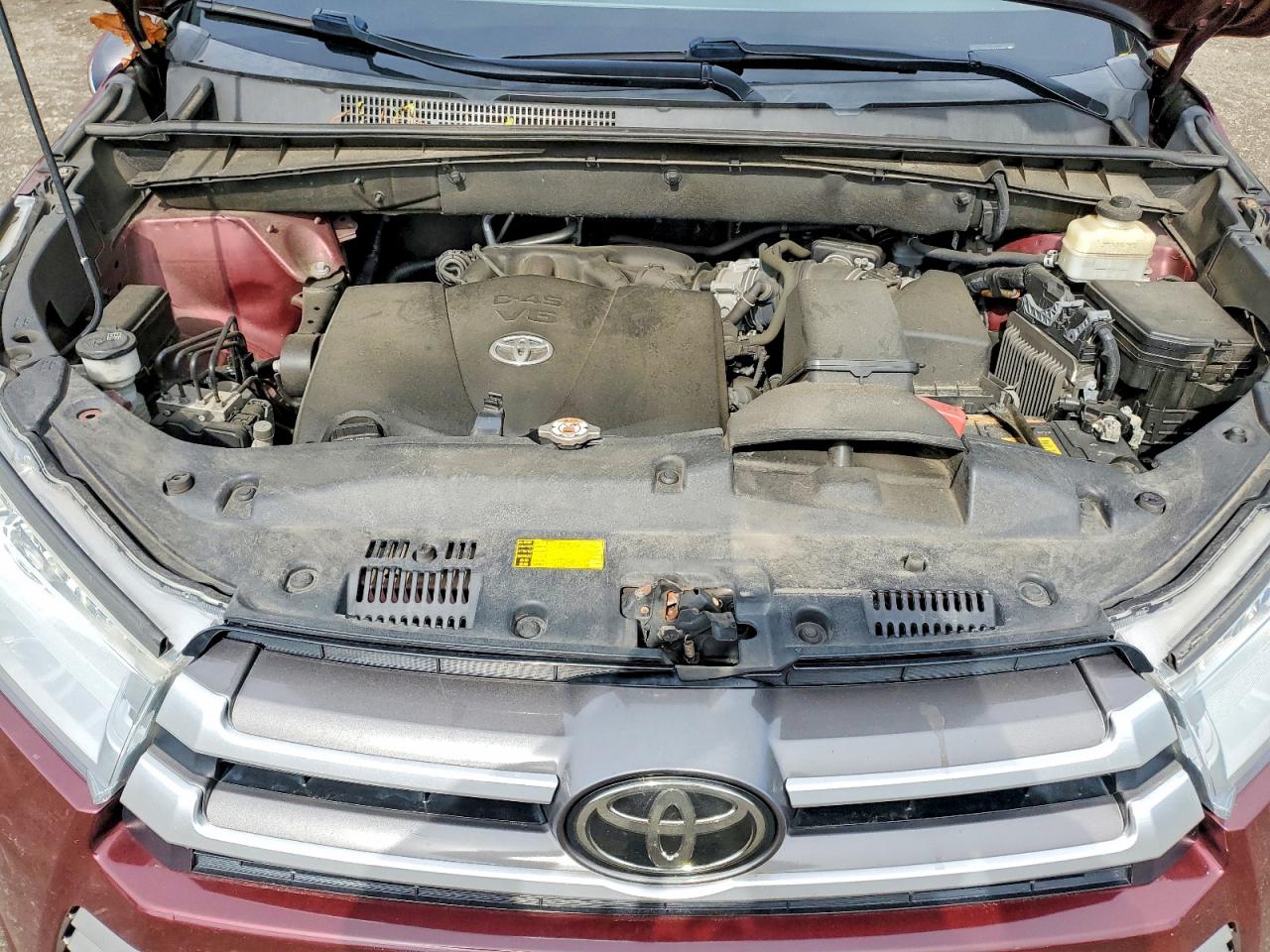 2018 Toyota Highlander Xle Maroon vin: 5TDJZRFH0JS499604