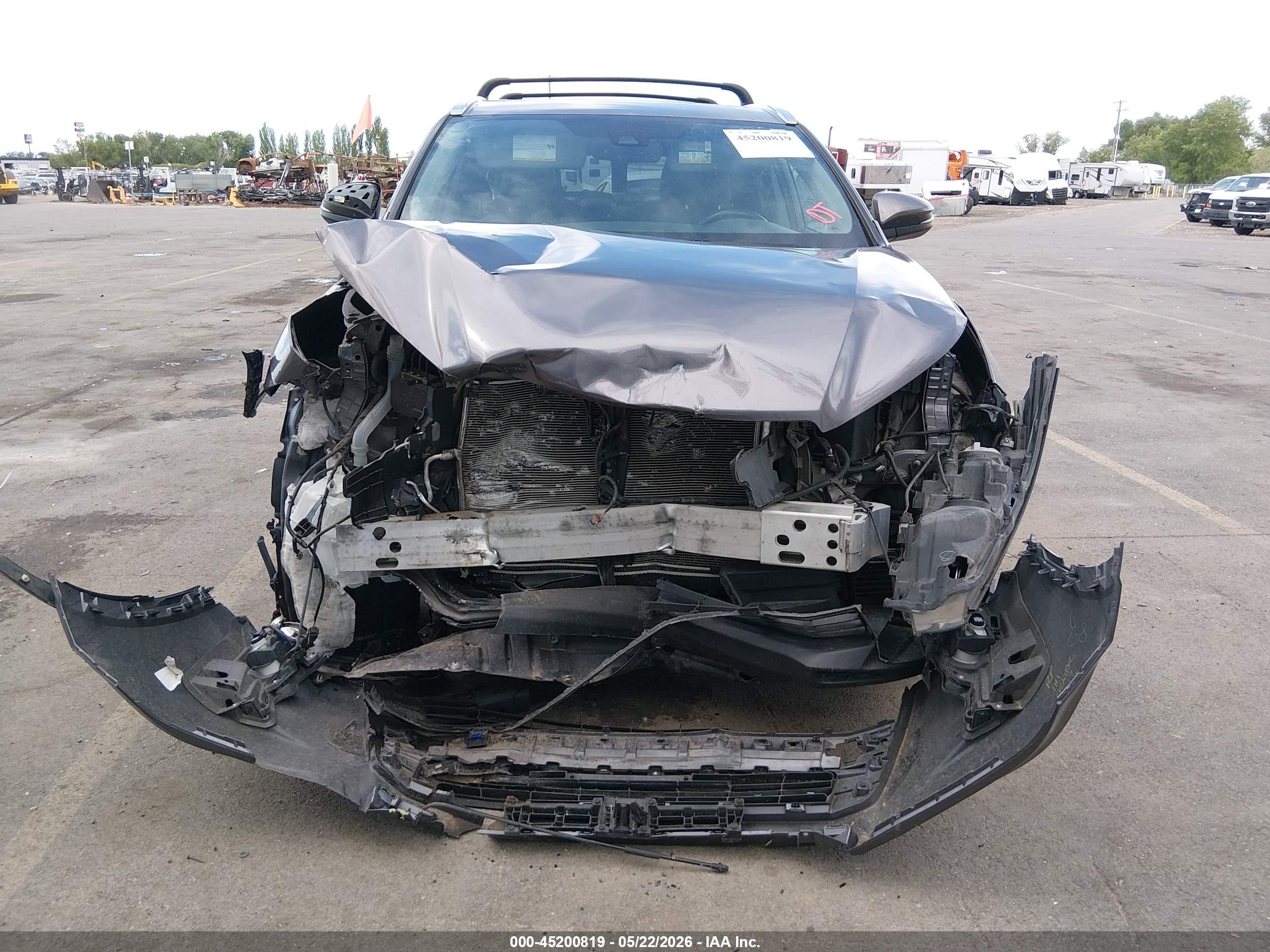 2019 Toyota Highlander Xle Gray vin: 5TDJZRFH0KS611092