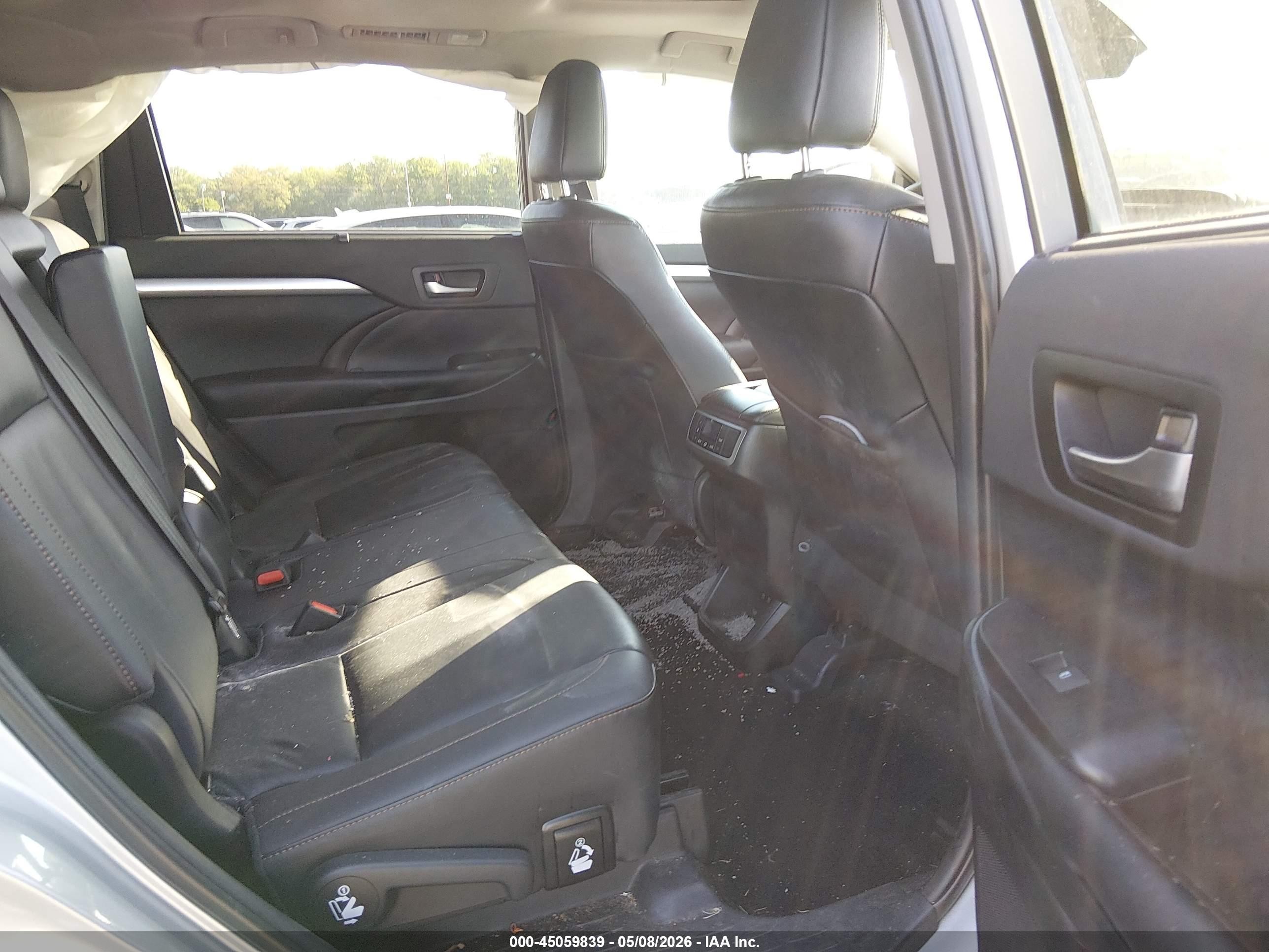 2019 Toyota Highlander Xle Серебряный vin: 5TDJZRFH0KS615370