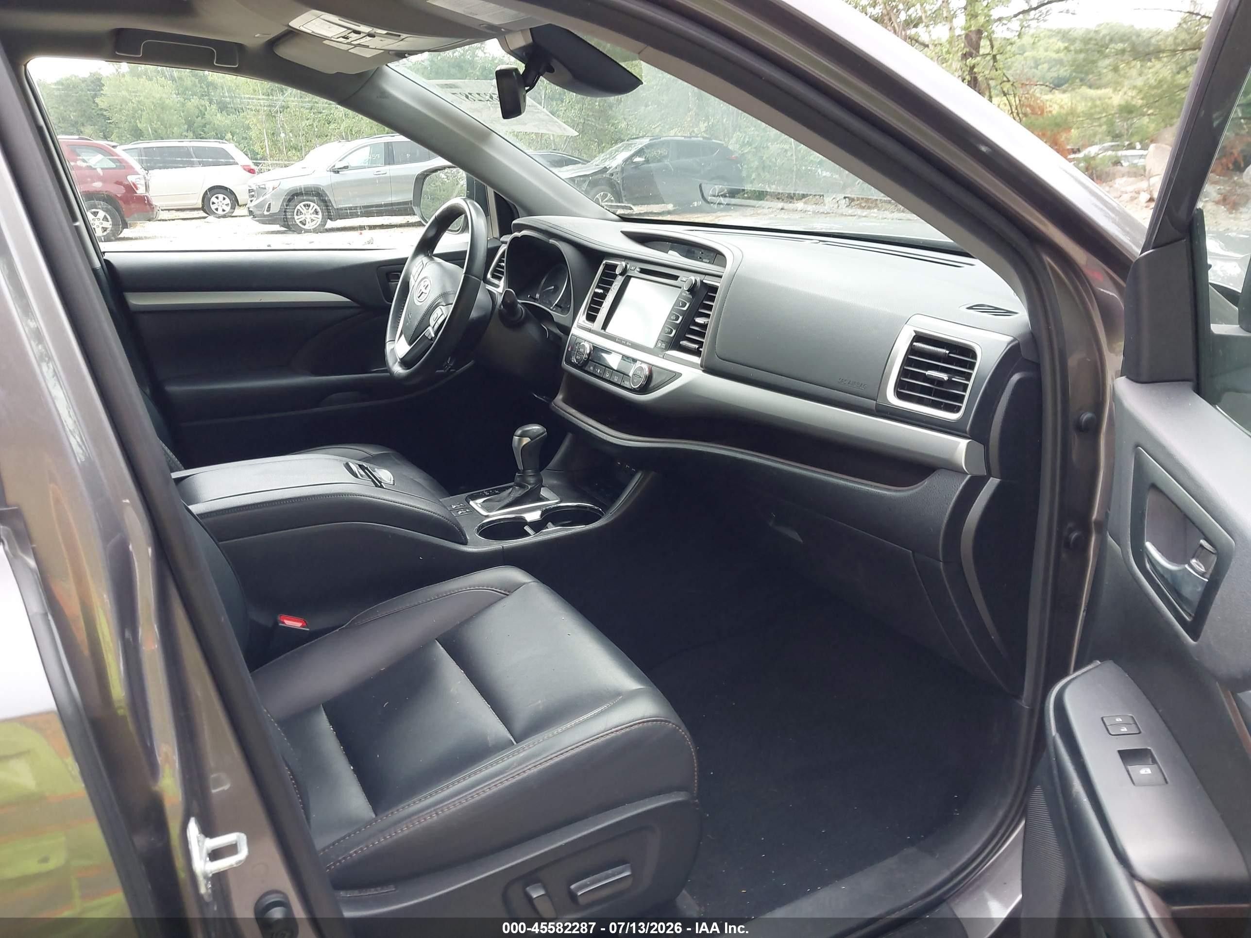 2019 Toyota Highlander Xle Gray vin: 5TDJZRFH0KS628801