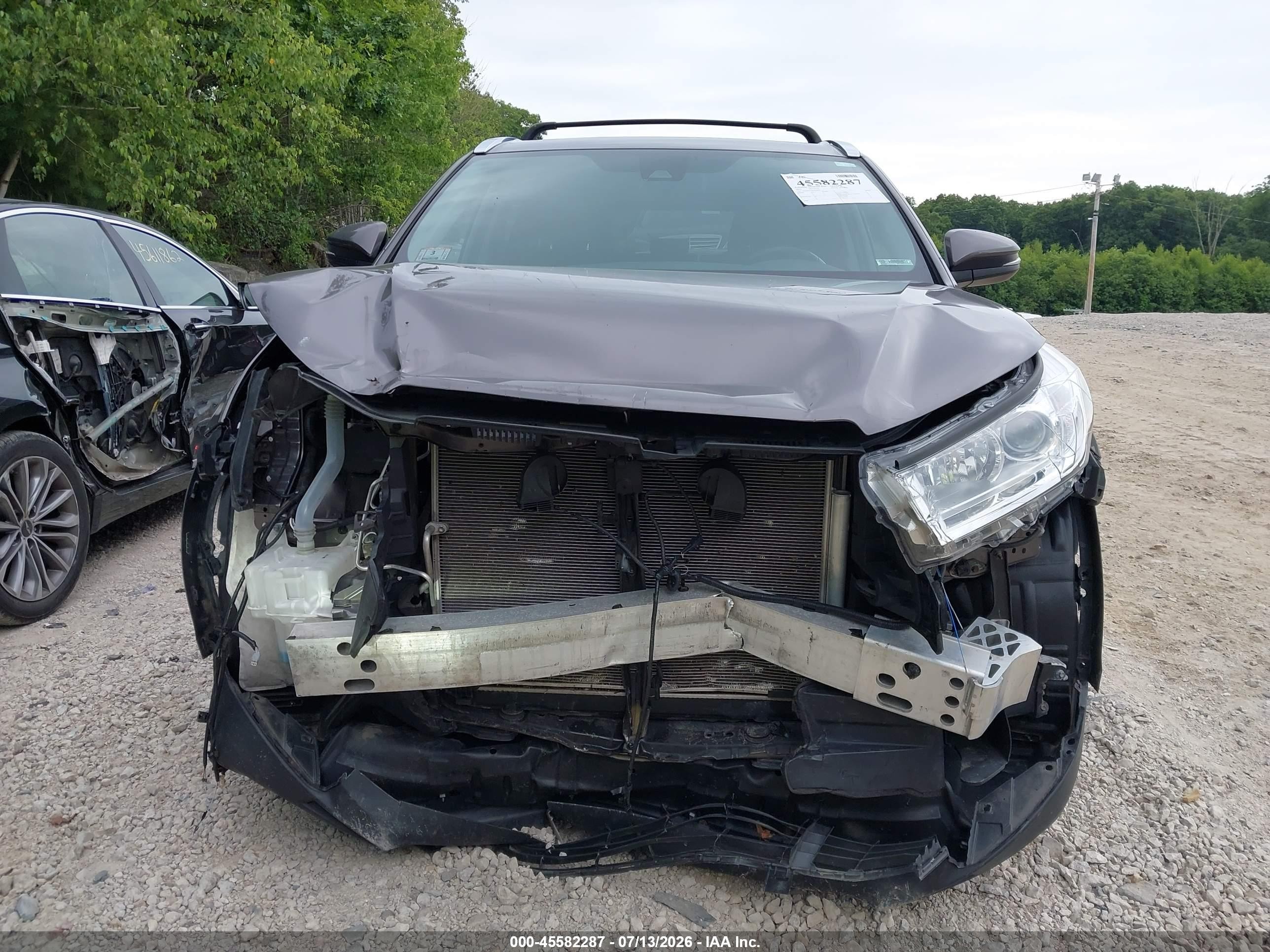 2019 Toyota Highlander Xle Gray vin: 5TDJZRFH0KS628801