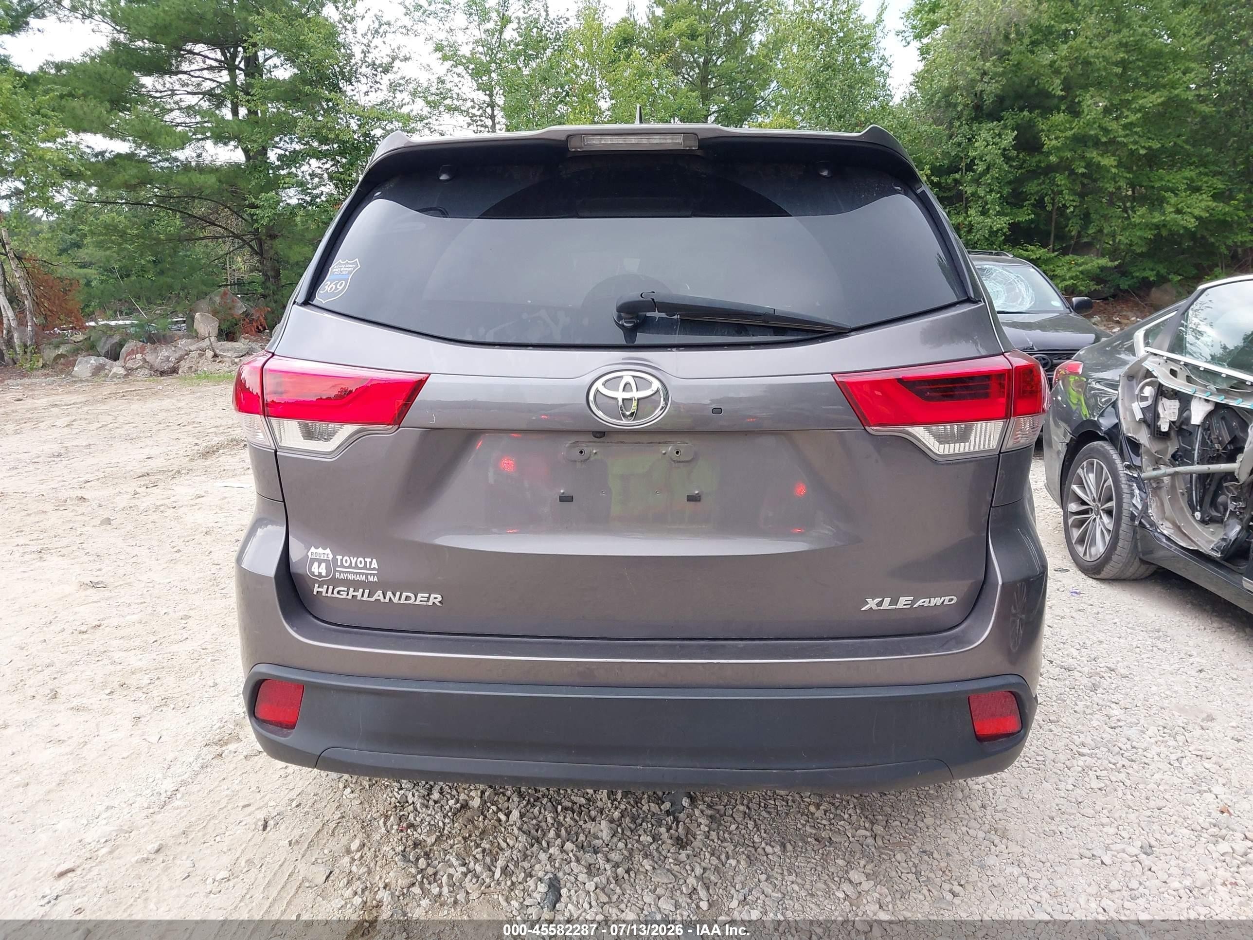 2019 Toyota Highlander Xle Gray vin: 5TDJZRFH0KS628801