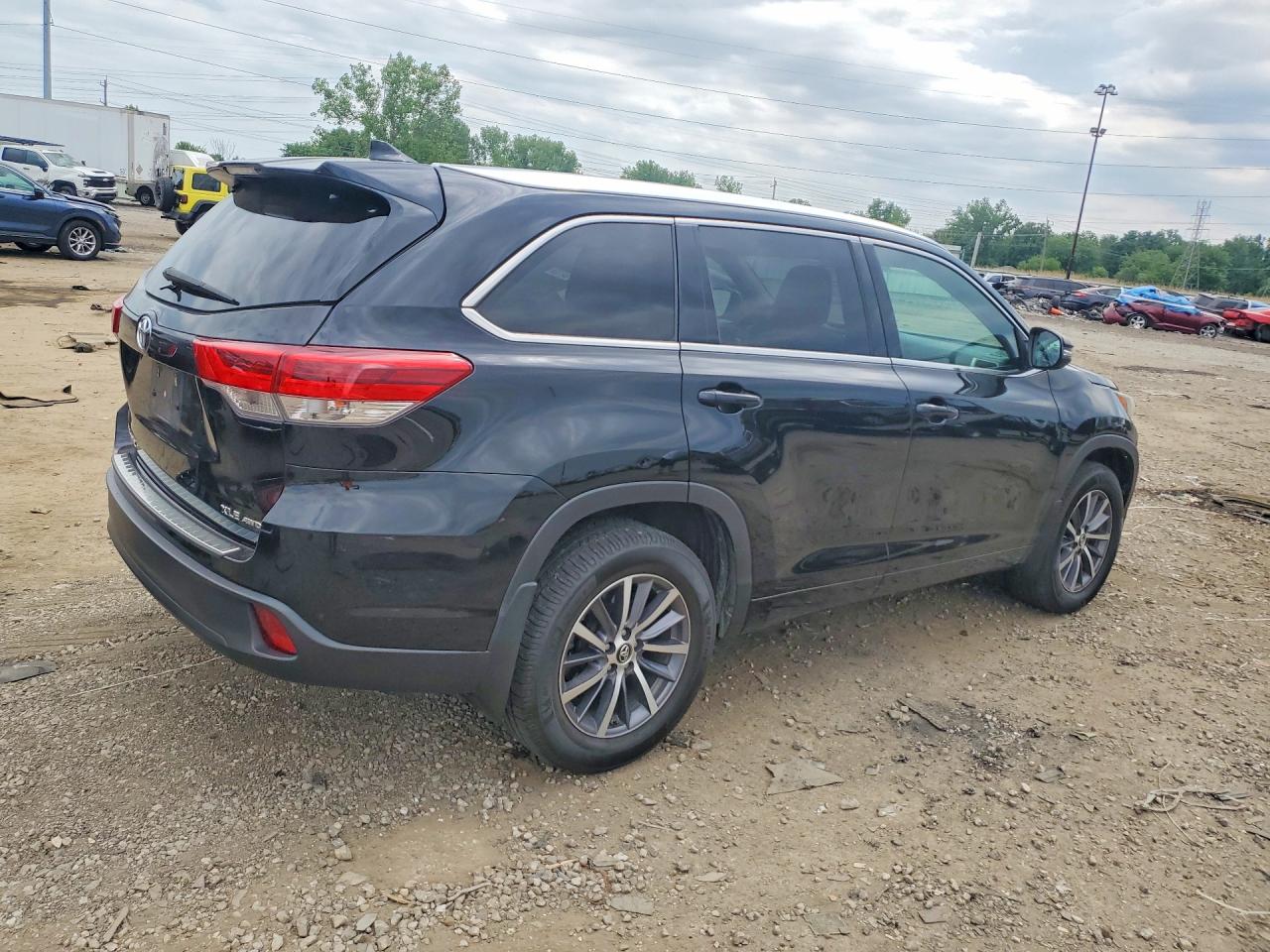 2017 Toyota Highlander Xle Black vin: 5TDJZRFH1HS460322