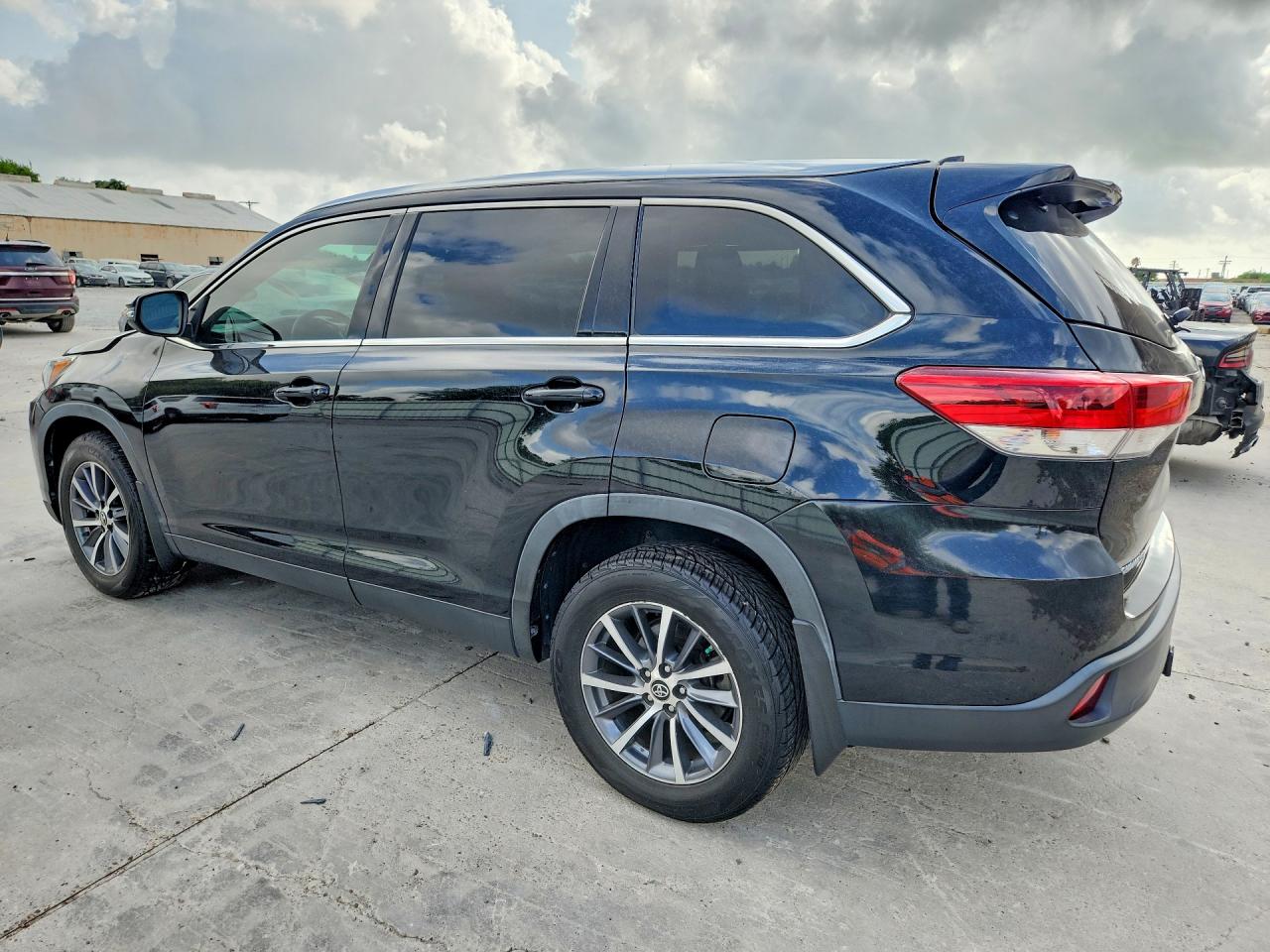 2019 Toyota Highlander Xle Black vin: 5TDJZRFH2KS624541
