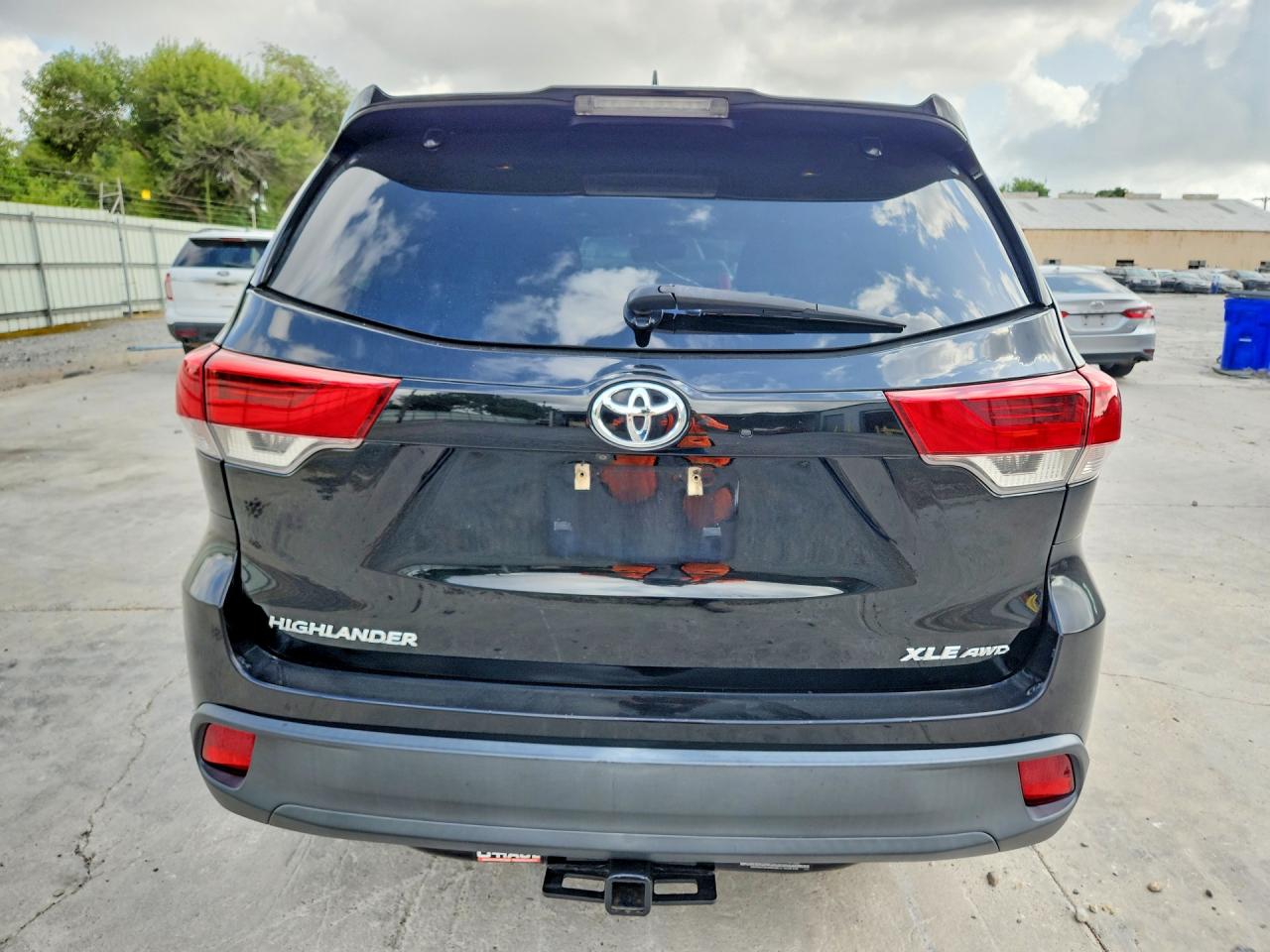 2019 Toyota Highlander Xle Black vin: 5TDJZRFH2KS624541