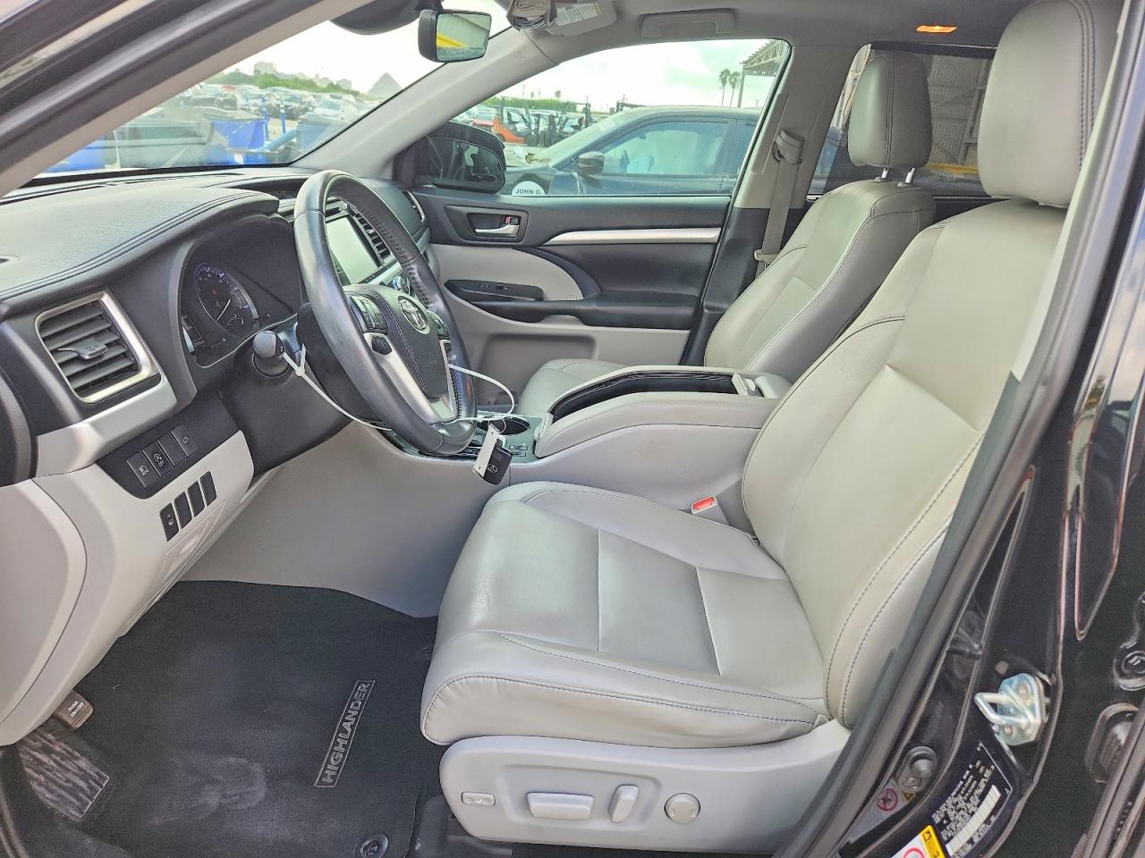 2019 Toyota Highlander Xle Black vin: 5TDJZRFH2KS624541