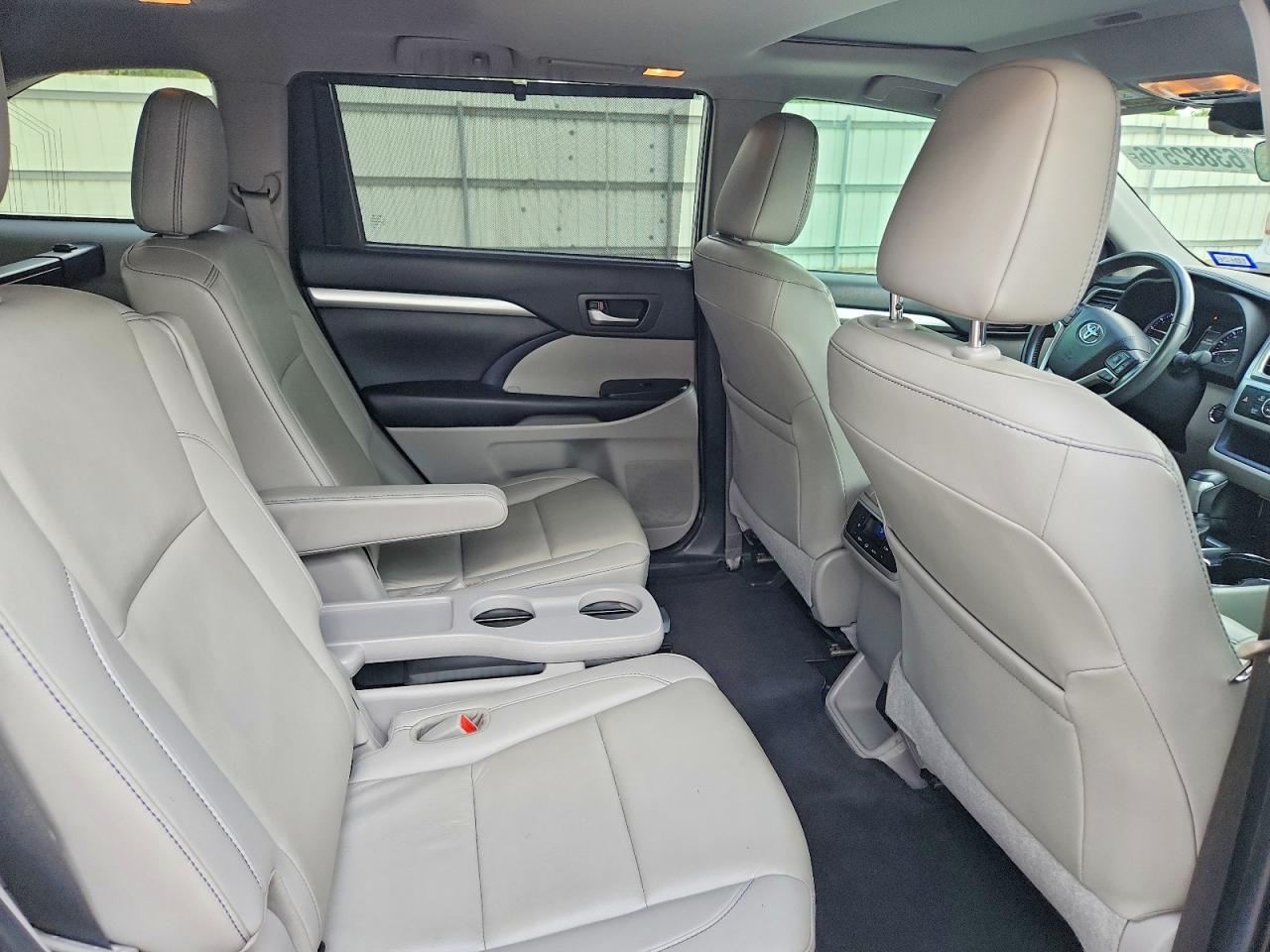 2019 Toyota Highlander Xle Black vin: 5TDJZRFH2KS624541