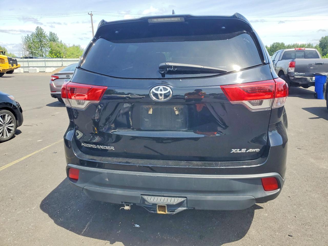 2019 Toyota Highlander Xle Black vin: 5TDJZRFH2KS948234