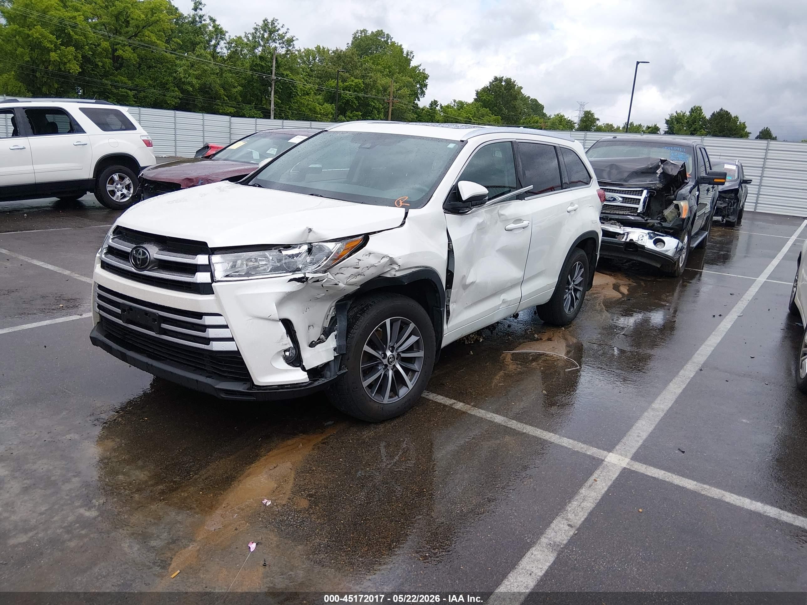 2017 Toyota Highlander Xle White vin: 5TDJZRFH3HS508242