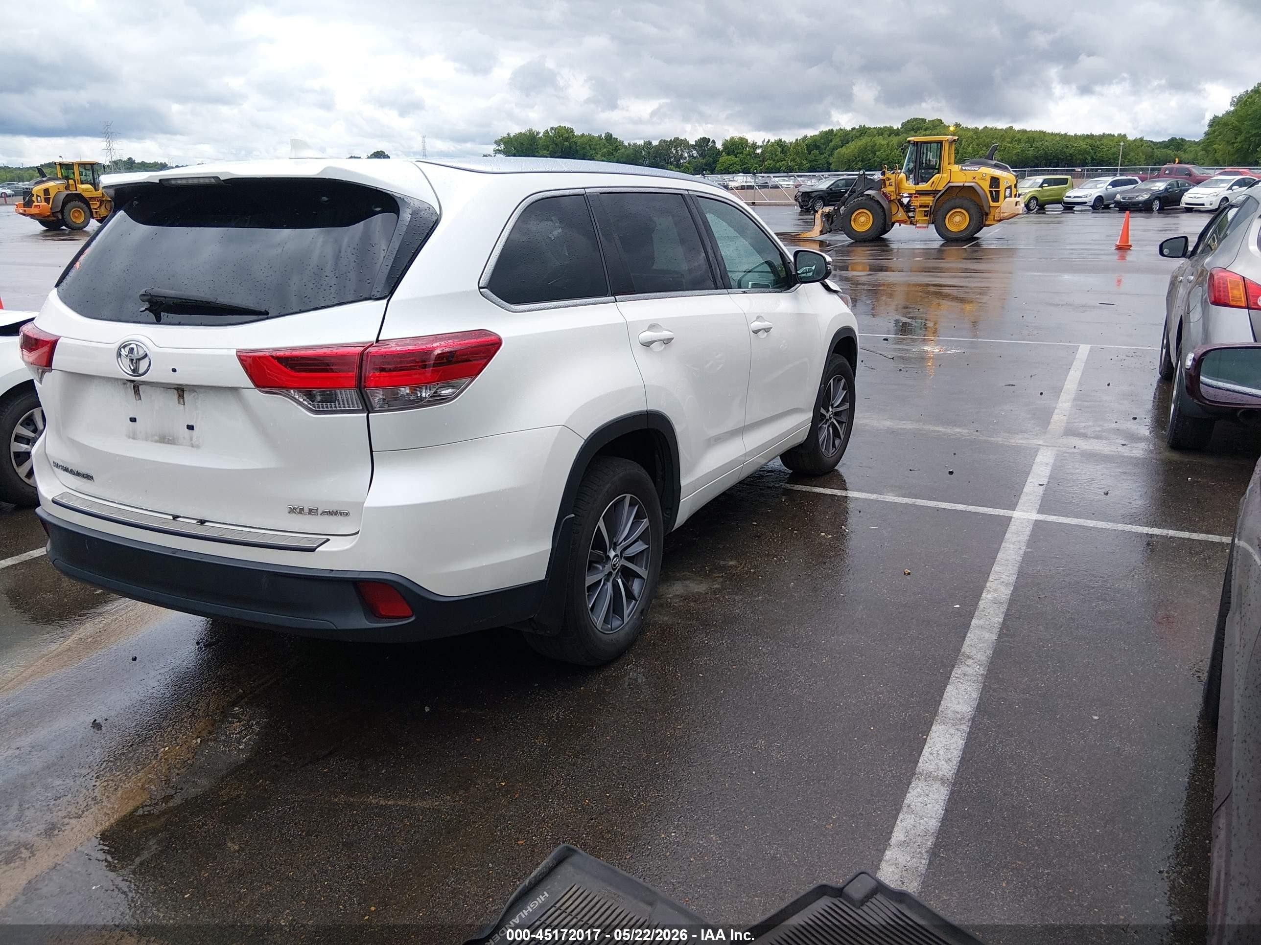 2017 Toyota Highlander Xle White vin: 5TDJZRFH3HS508242