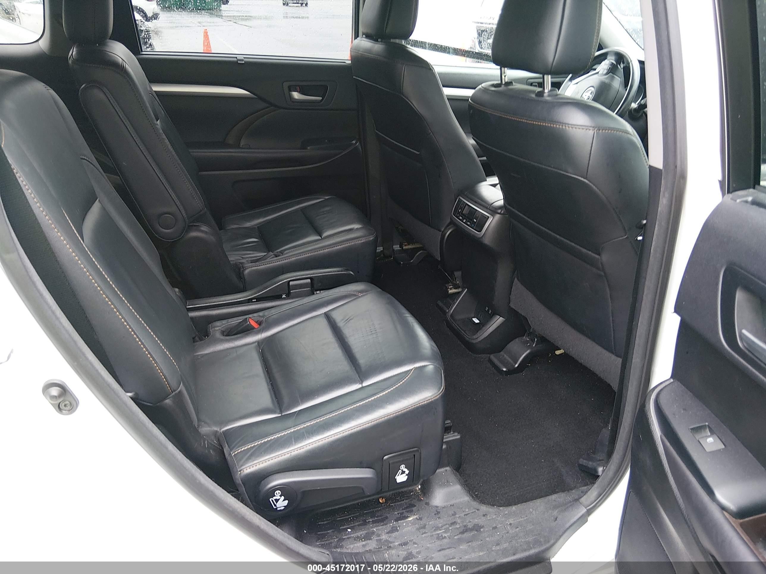2017 Toyota Highlander Xle White vin: 5TDJZRFH3HS508242