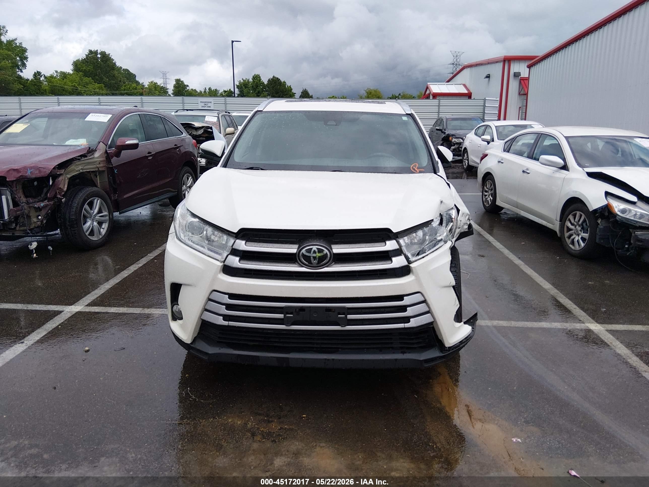 2017 Toyota Highlander Xle White vin: 5TDJZRFH3HS508242