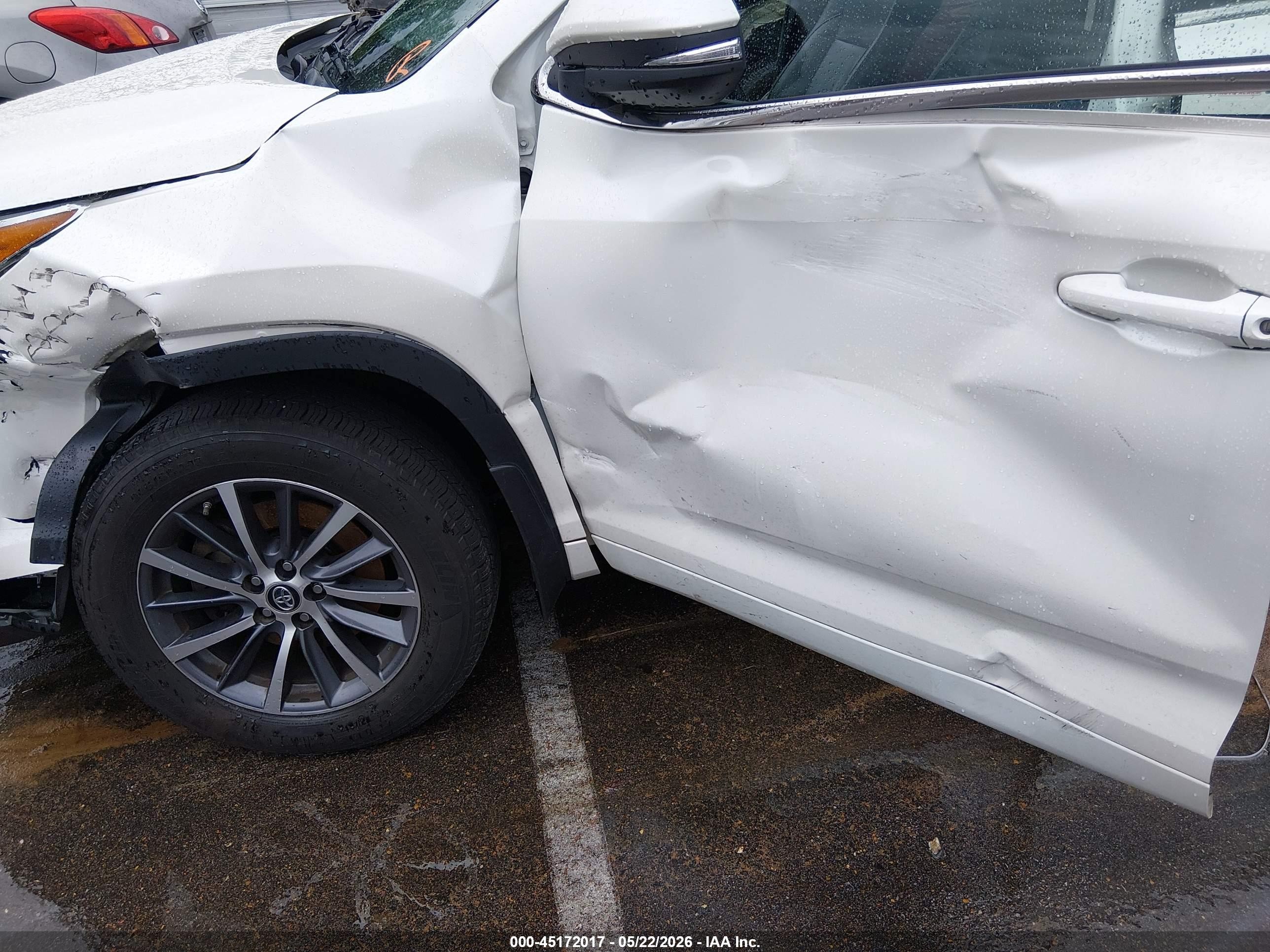 2017 Toyota Highlander Xle White vin: 5TDJZRFH3HS508242