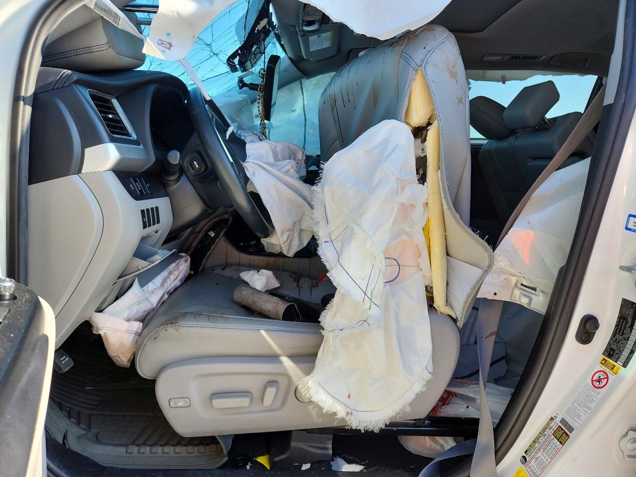 2019 Toyota Highlander Xle White vin: 5TDJZRFH3KS601074