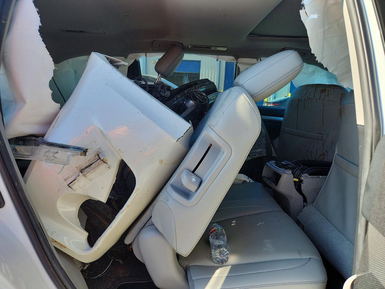 2019 Toyota Highlander Xle White vin: 5TDJZRFH3KS601074