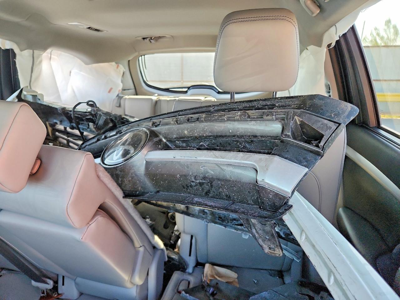 2019 Toyota Highlander Xle White vin: 5TDJZRFH3KS601074