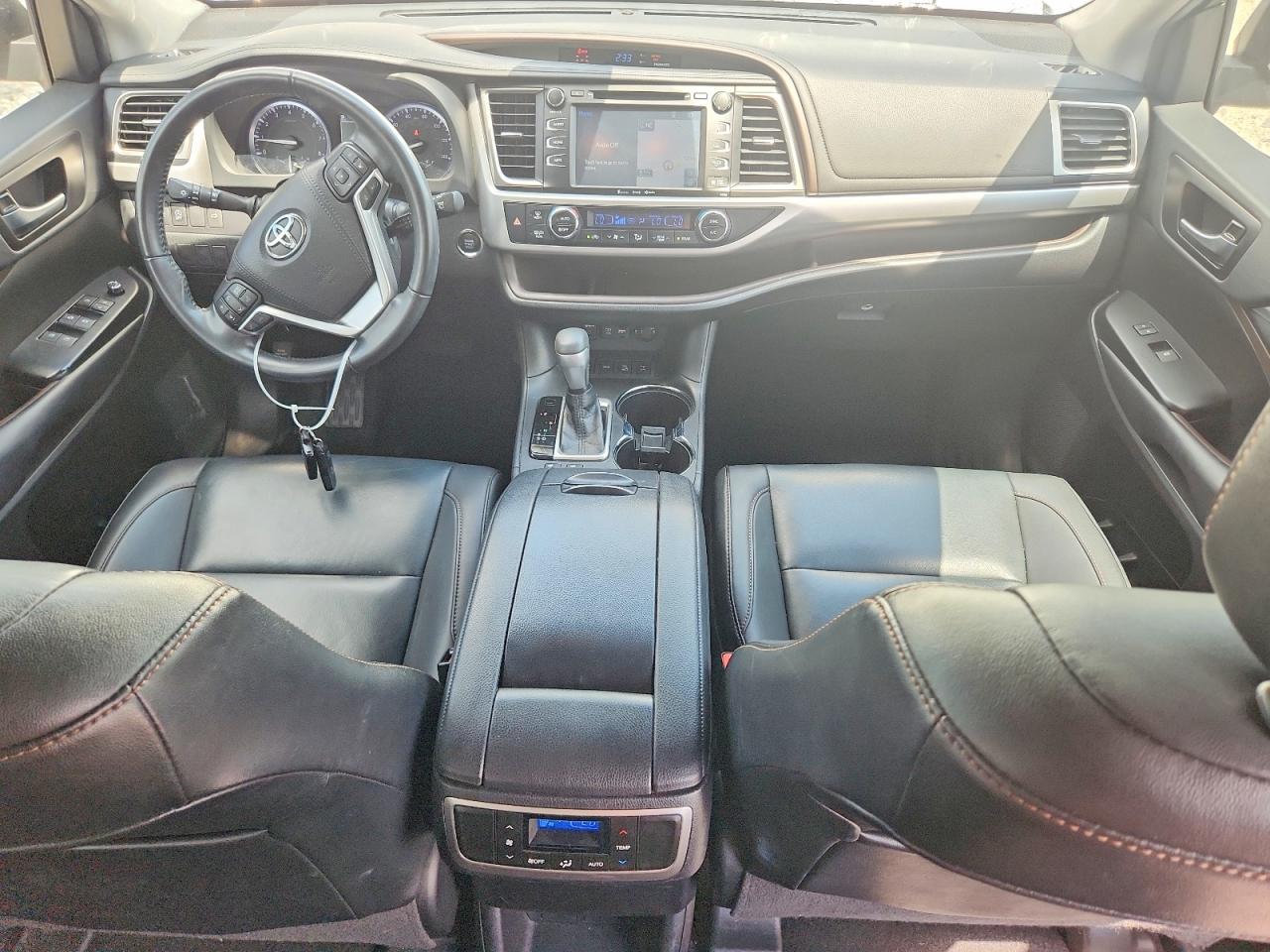 2019 Toyota Highlander Xle Белый vin: 5TDJZRFH3KS998009