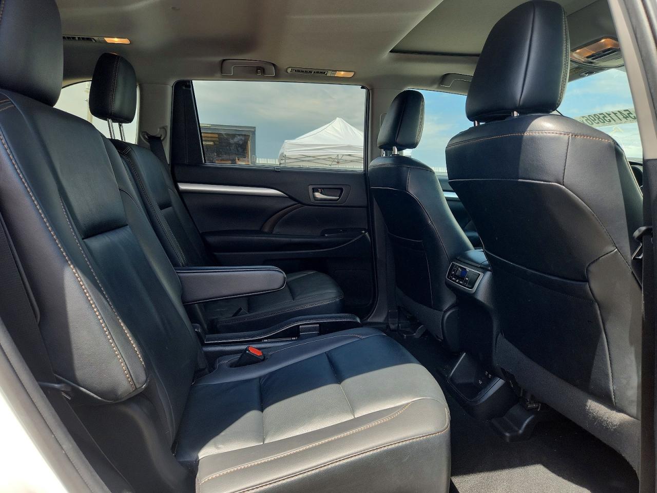 2019 Toyota Highlander Xle Белый vin: 5TDJZRFH3KS998009