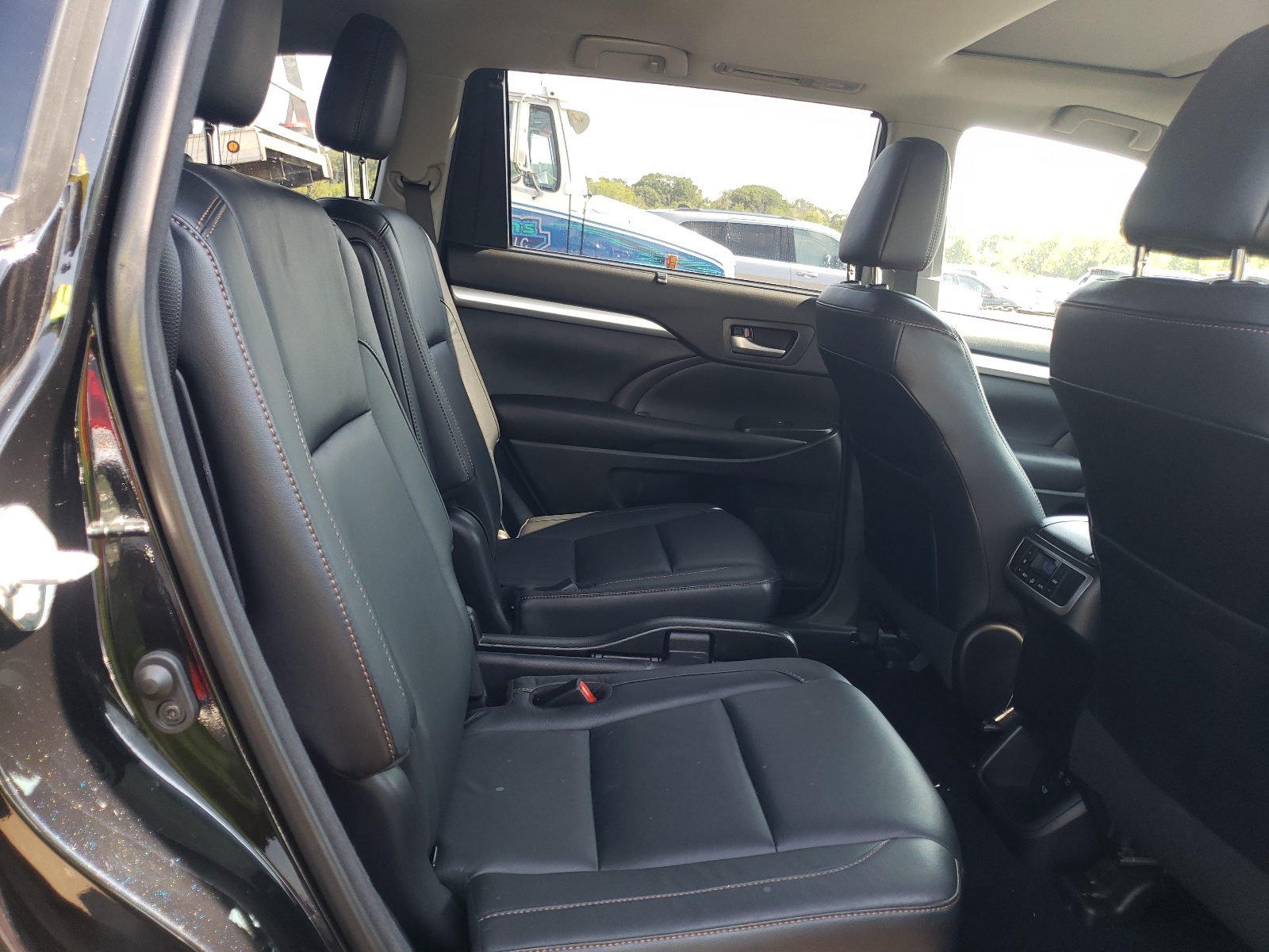 2018 Toyota Highlander Se Черный vin: 5TDJZRFH4JS553857