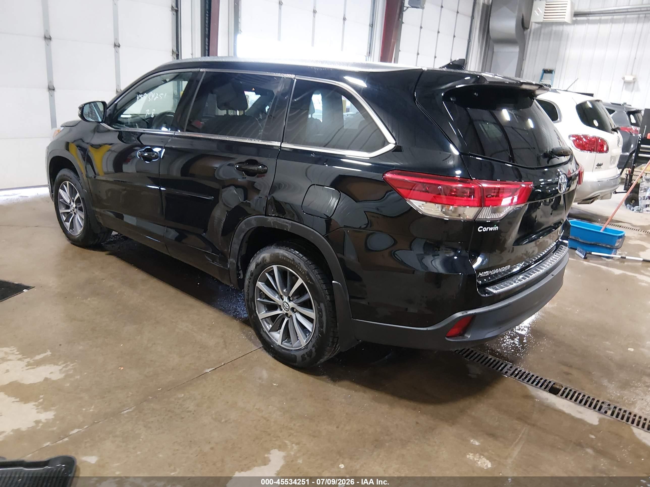 2018 Toyota Highlander Xle Black vin: 5TDJZRFH5JS904713