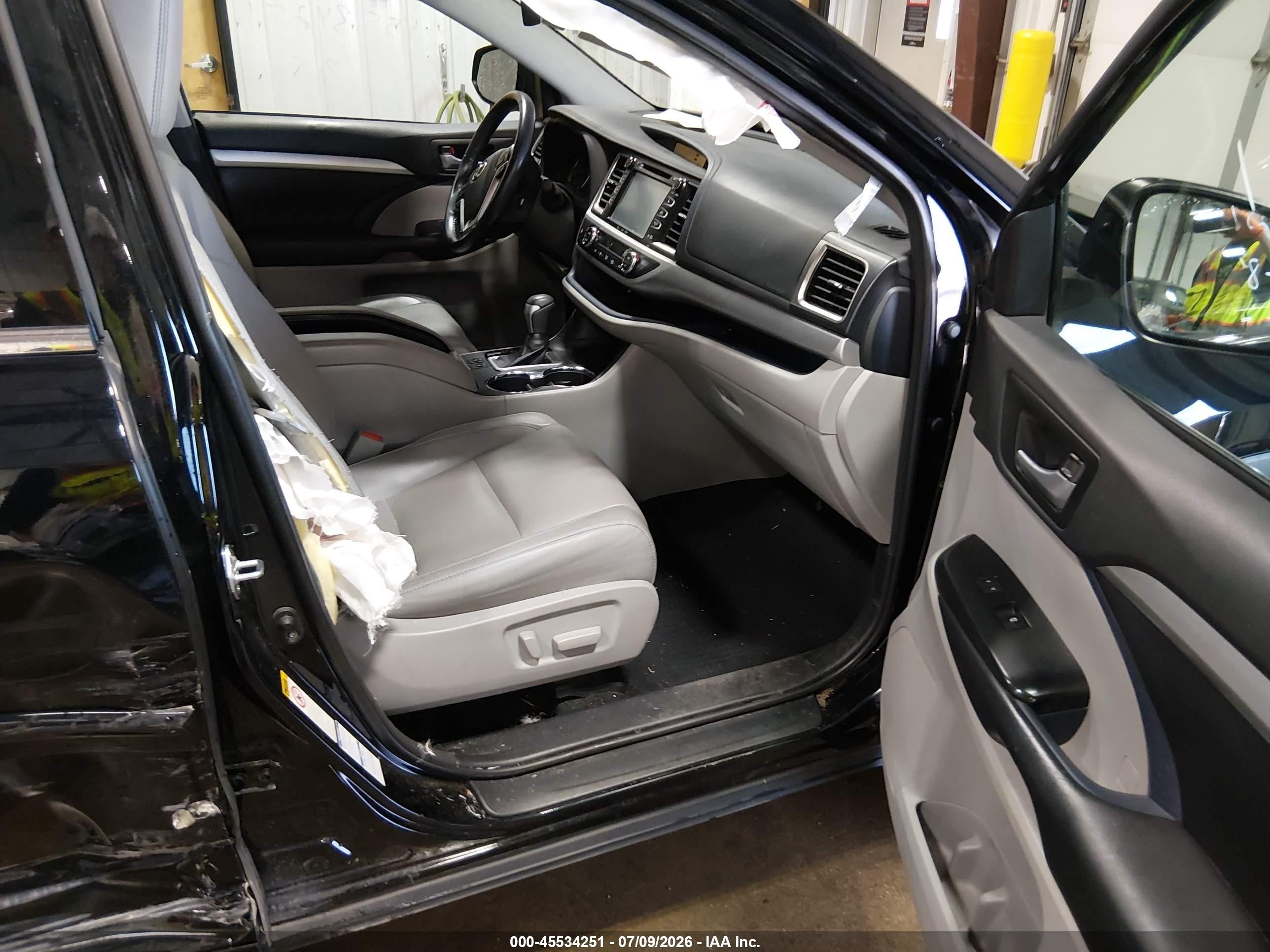 2018 Toyota Highlander Xle Black vin: 5TDJZRFH5JS904713