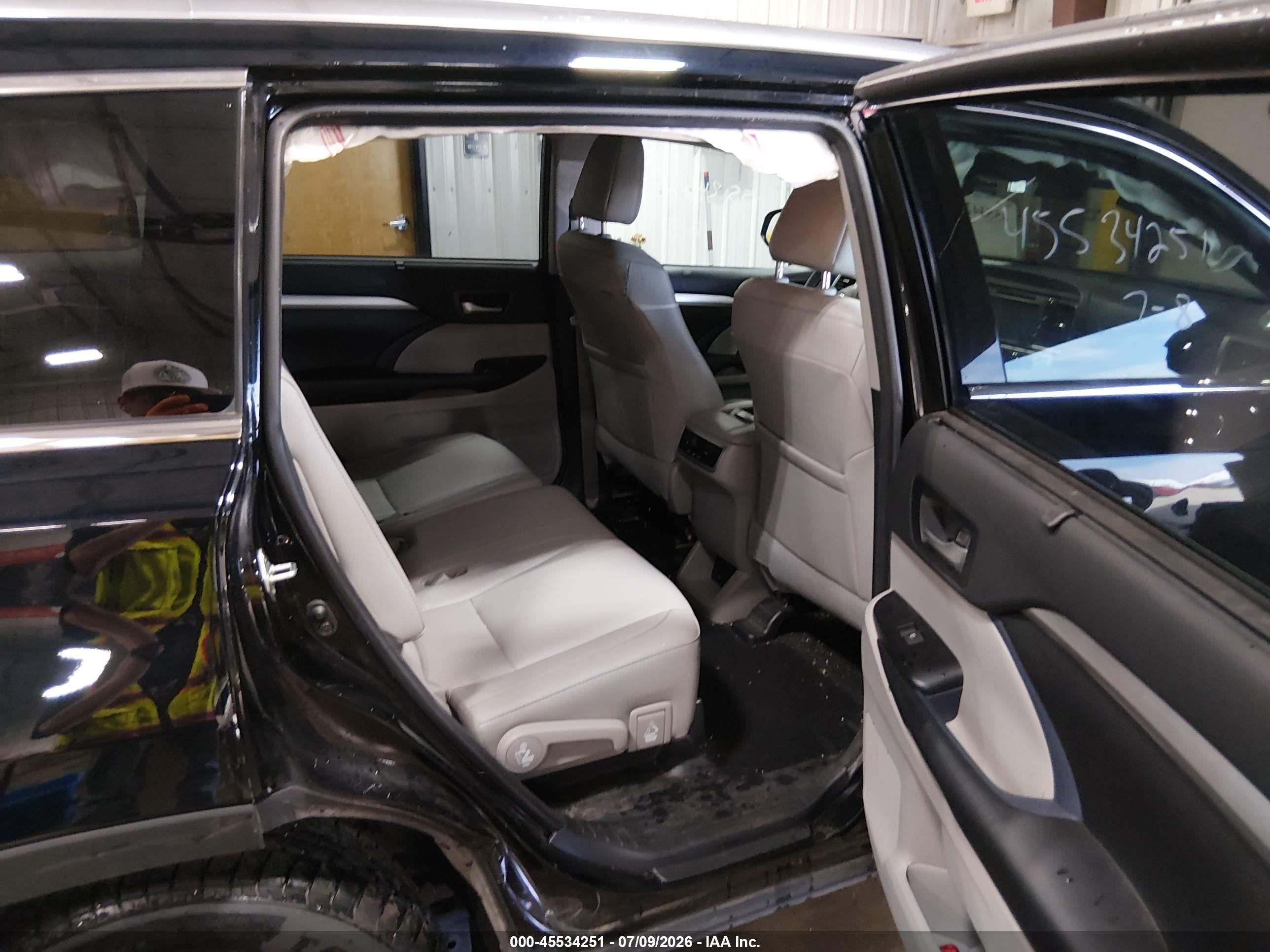 2018 Toyota Highlander Xle Black vin: 5TDJZRFH5JS904713