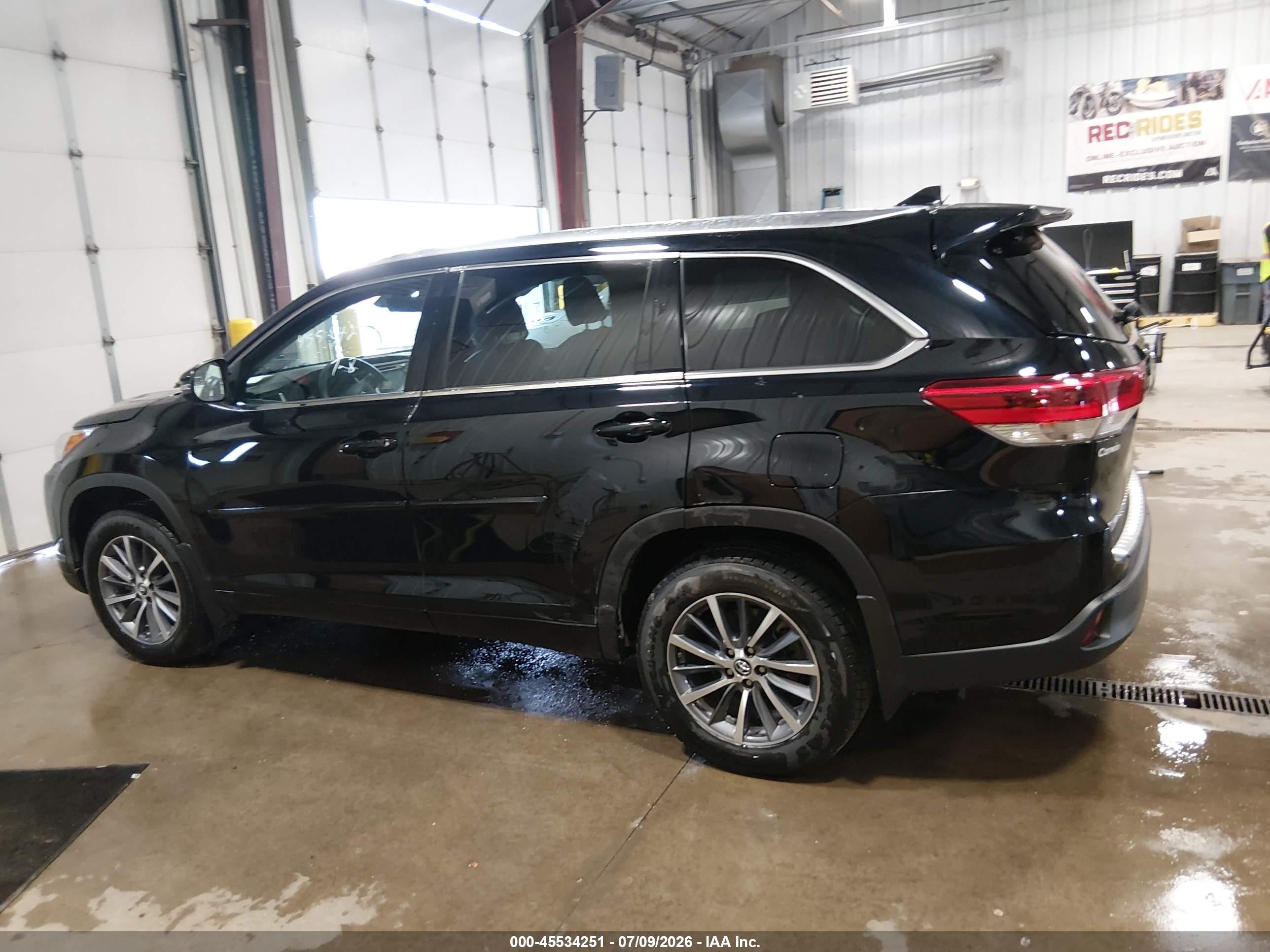 2018 Toyota Highlander Xle Black vin: 5TDJZRFH5JS904713