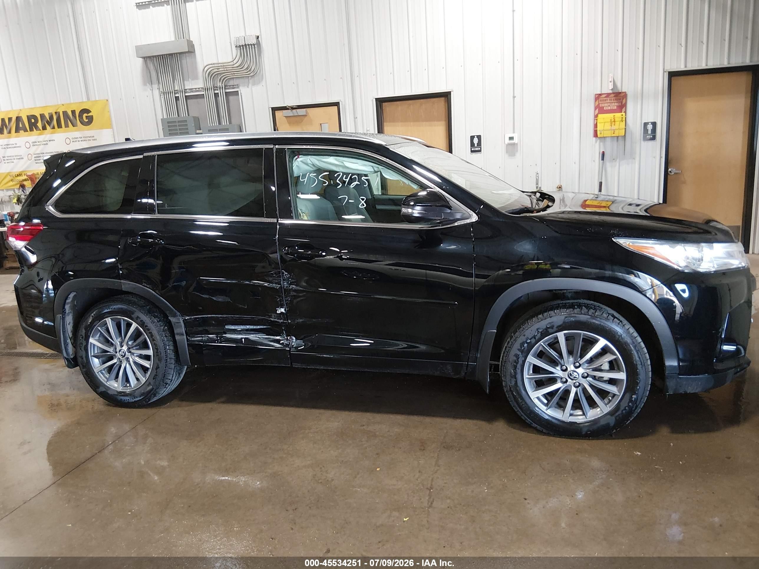 2018 Toyota Highlander Xle Black vin: 5TDJZRFH5JS904713