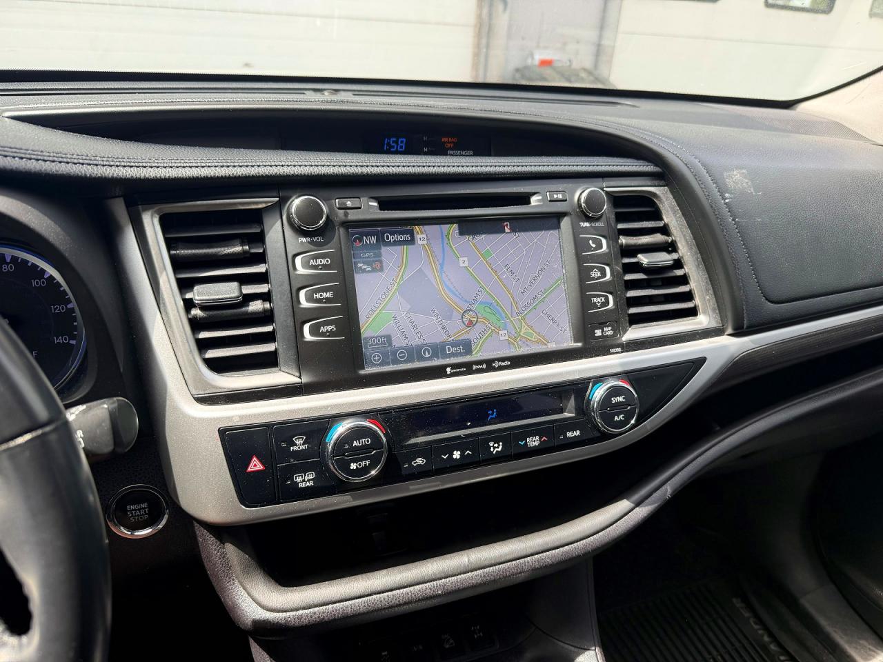 2019 Toyota Highlander Se Silver vin: 5TDJZRFH5KS565789