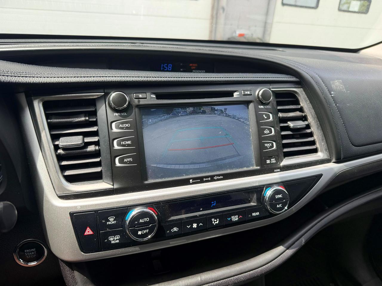 2019 Toyota Highlander Se Silver vin: 5TDJZRFH5KS565789