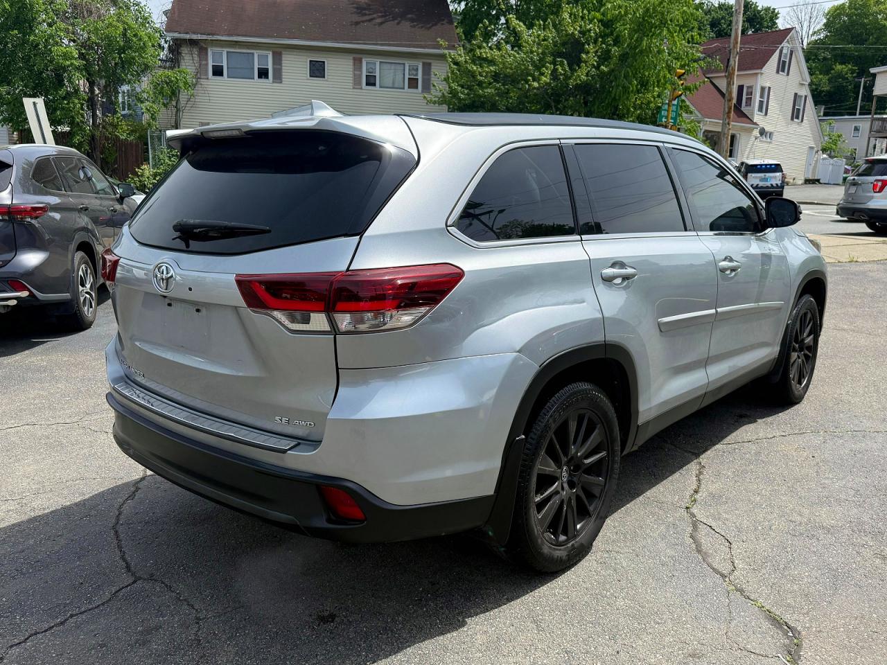 2019 Toyota Highlander Se Silver vin: 5TDJZRFH5KS565789