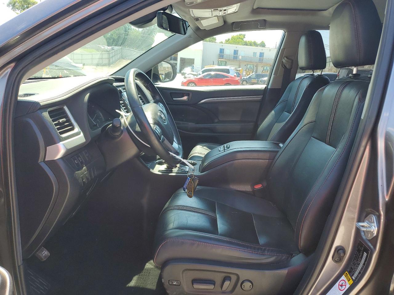 2019 Toyota Highlander Se Серый vin: 5TDJZRFH5KS604199