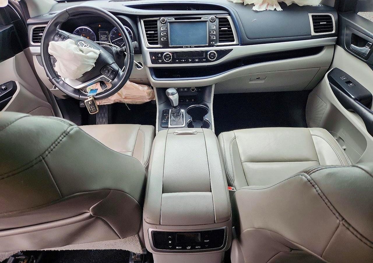 2018 Toyota Highlander Xle White vin: 5TDJZRFH6JS540950