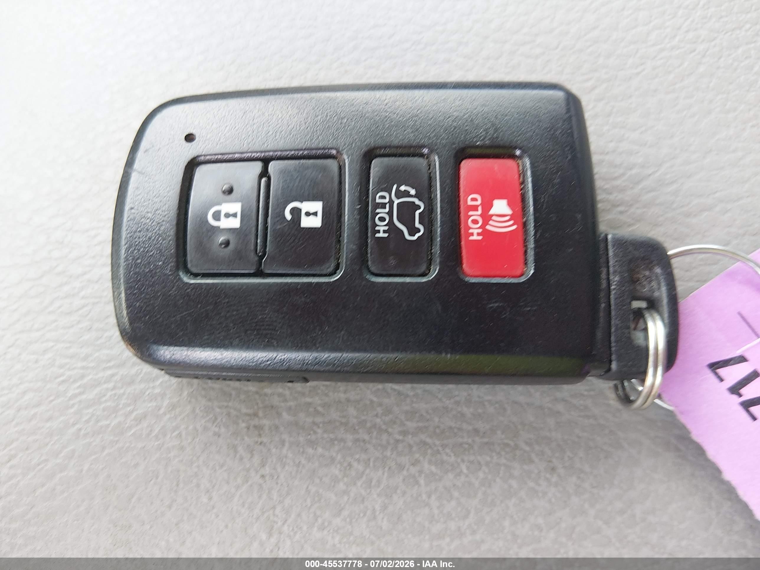 2019 Toyota Highlander Xle Silver vin: 5TDJZRFH6KS593357