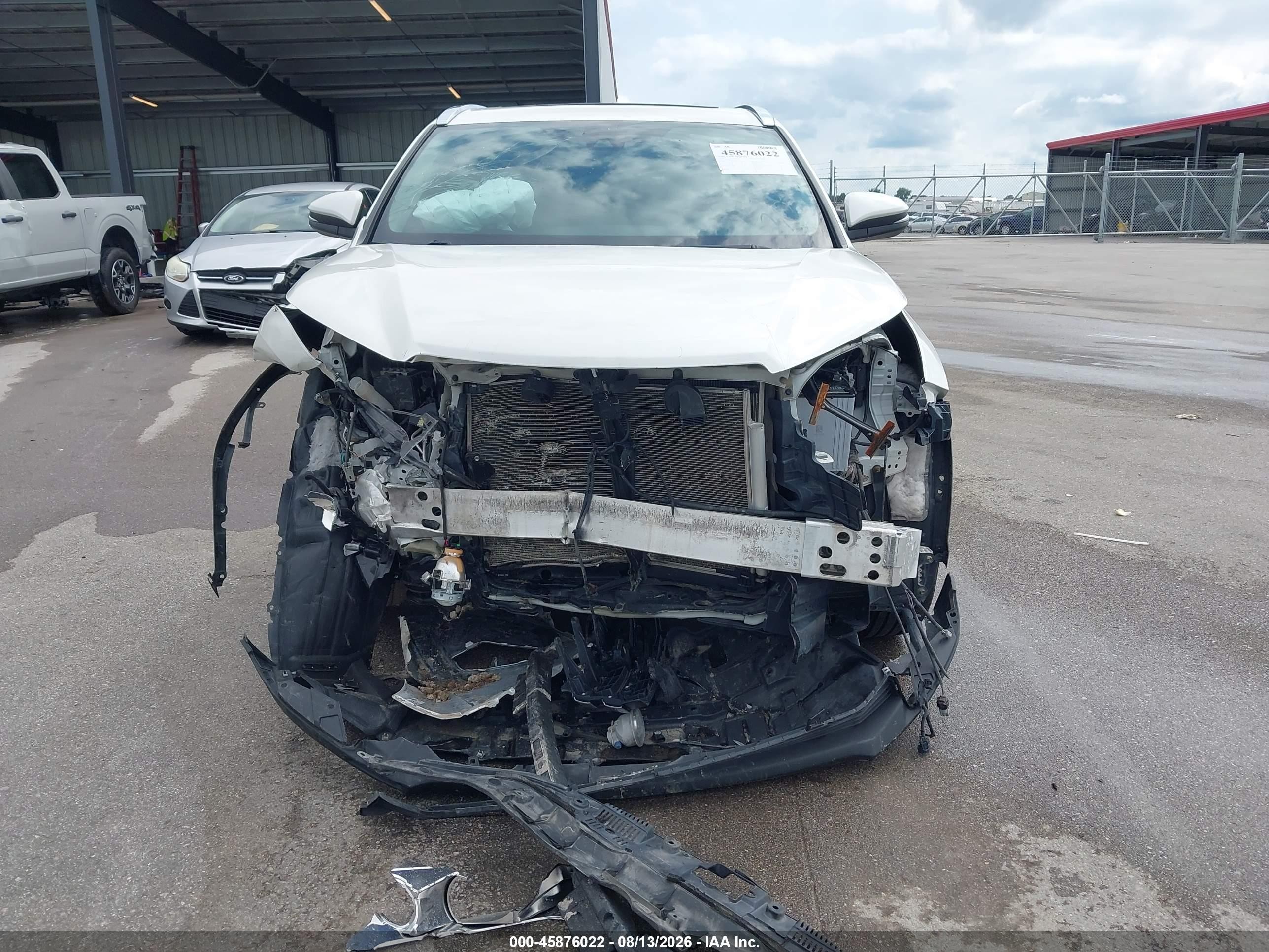 2018 Toyota Highlander Xle White vin: 5TDJZRFH7JS531402