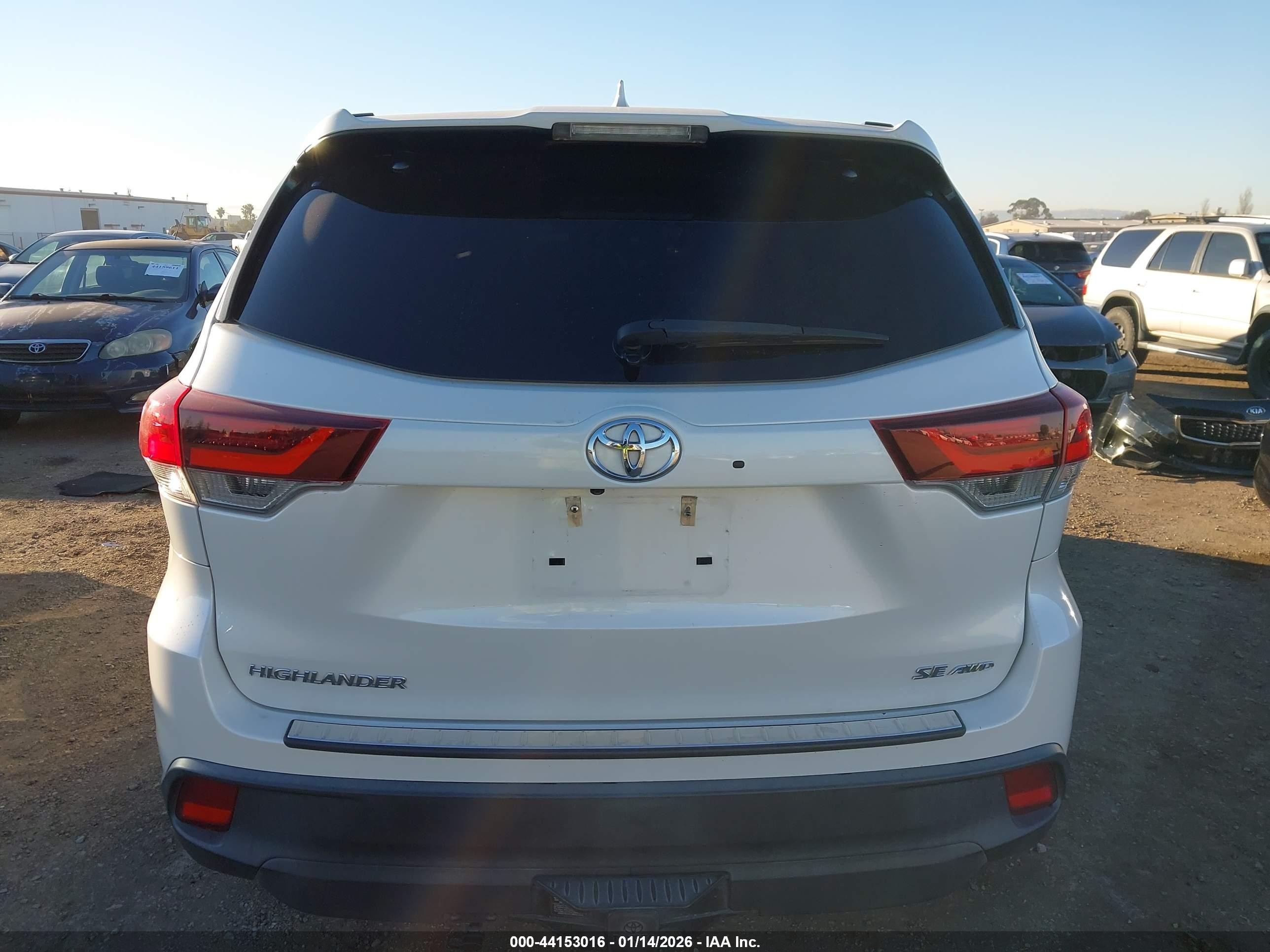 2019 Toyota Highlander Se White vin: 5TDJZRFH7KS608741