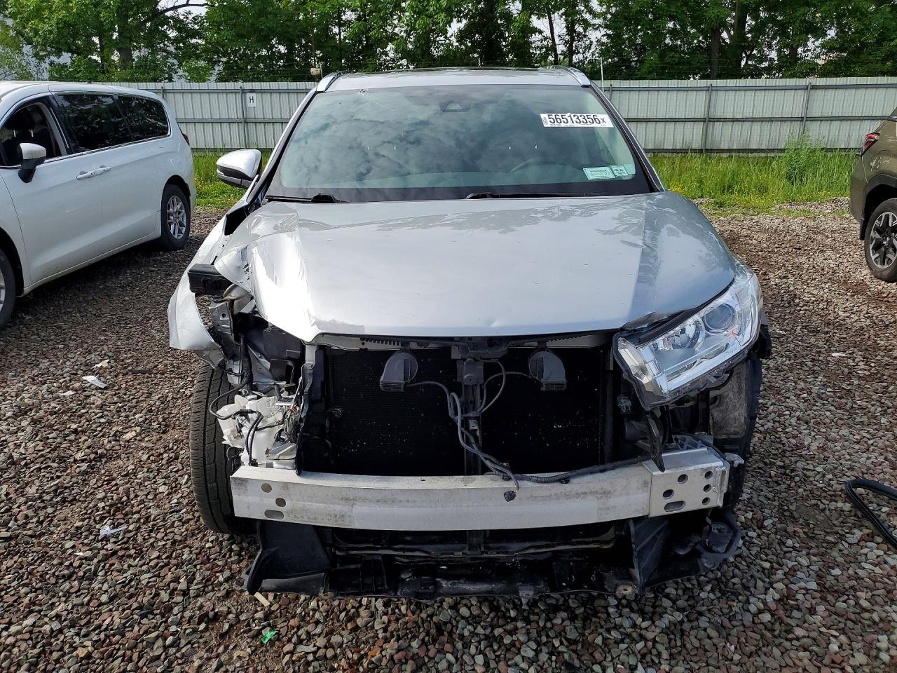 2017 Toyota Highlander Xle Silver vin: 5TDJZRFH8HS382489