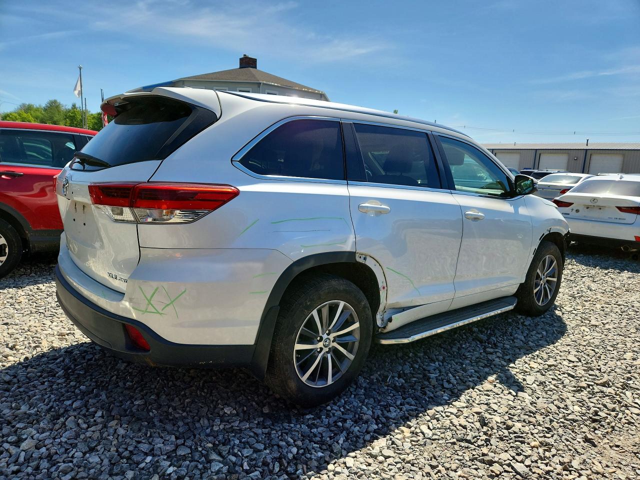 2017 Toyota Highlander Xle White vin: 5TDJZRFH8HS478879