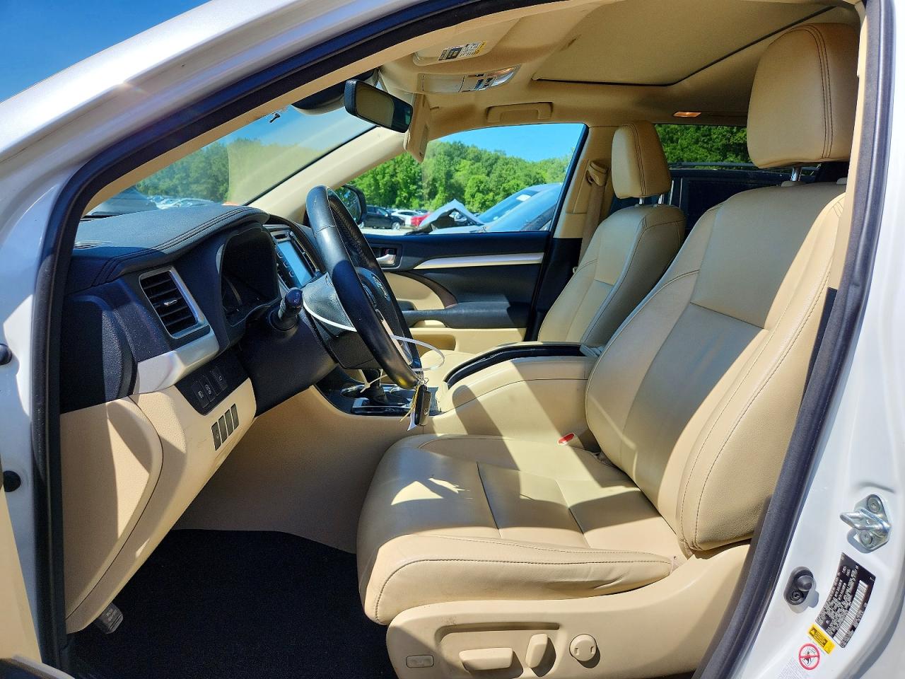 2017 Toyota Highlander Xle White vin: 5TDJZRFH8HS478879