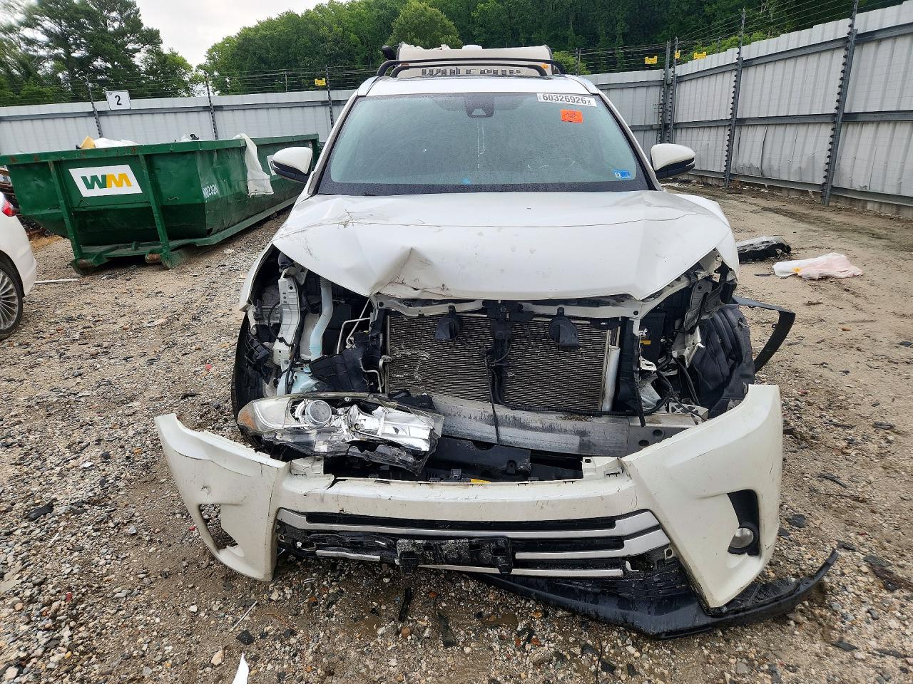 2018 Toyota Highlander Xle White vin: 5TDJZRFH8JS899507