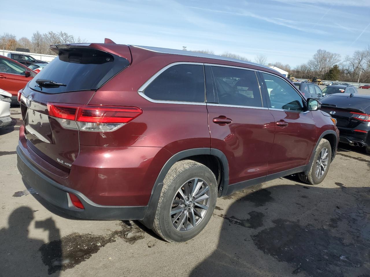 2019 Toyota Highlander Se Бордовый vin: 5TDJZRFH8KS929378