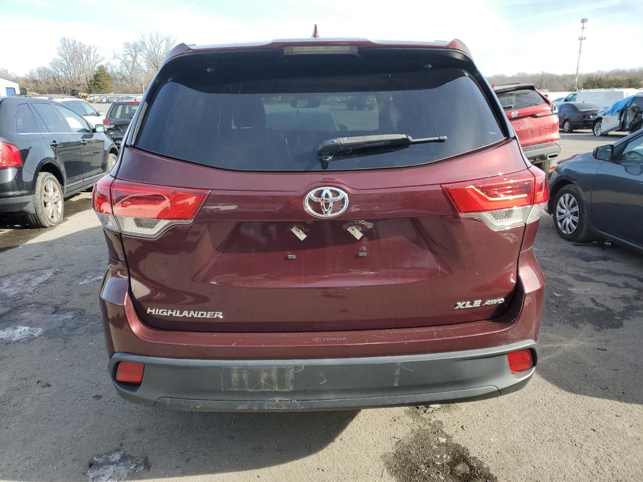 2019 Toyota Highlander Se Бордовый vin: 5TDJZRFH8KS929378