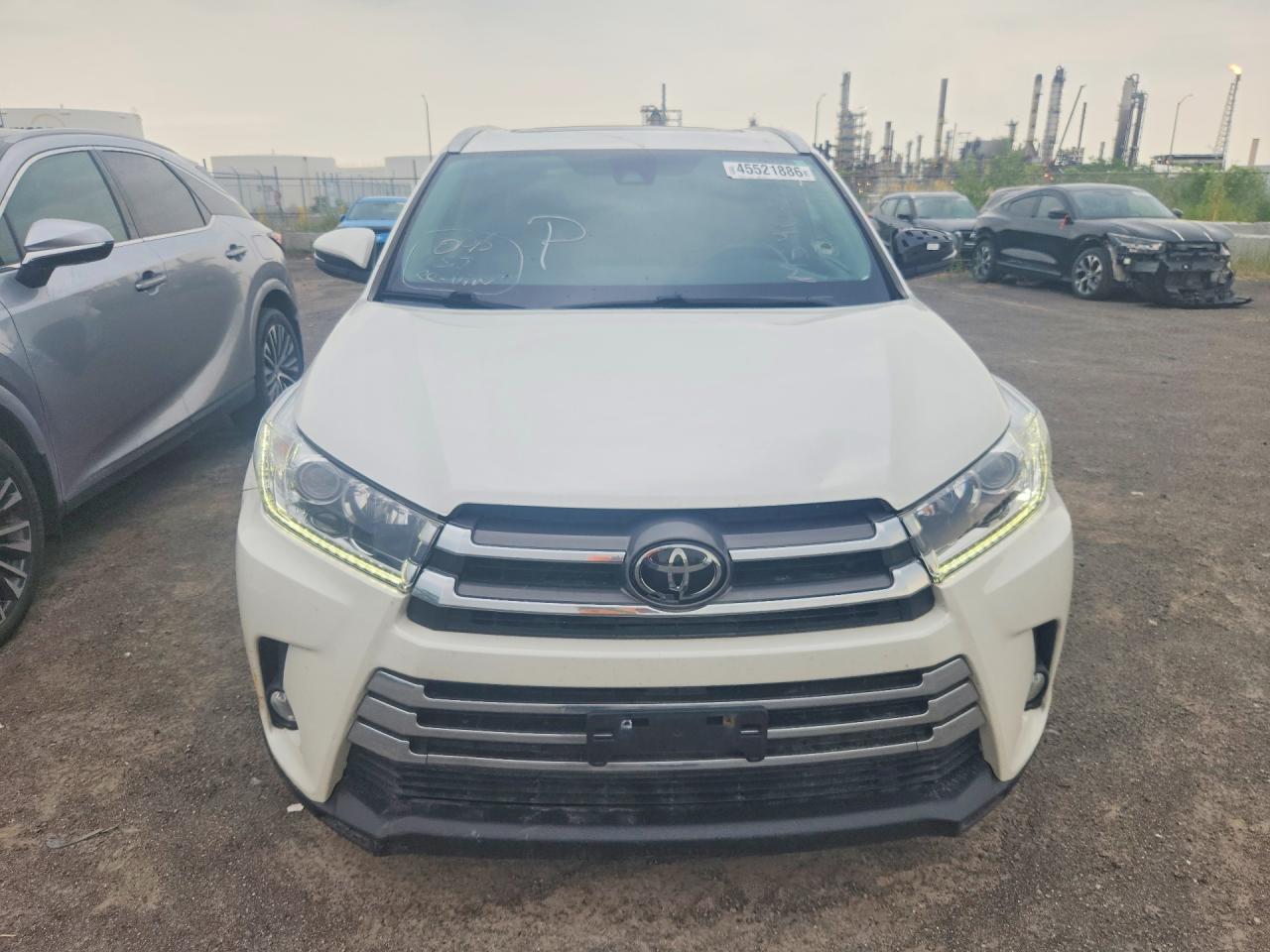 2018 Toyota Highlander Xle White vin: 5TDJZRFHXJS534066