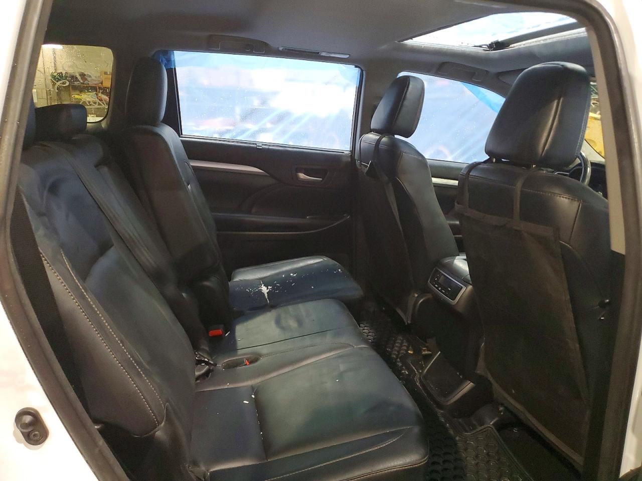 2018 Toyota Highlander Xle White vin: 5TDJZRFHXJS534066